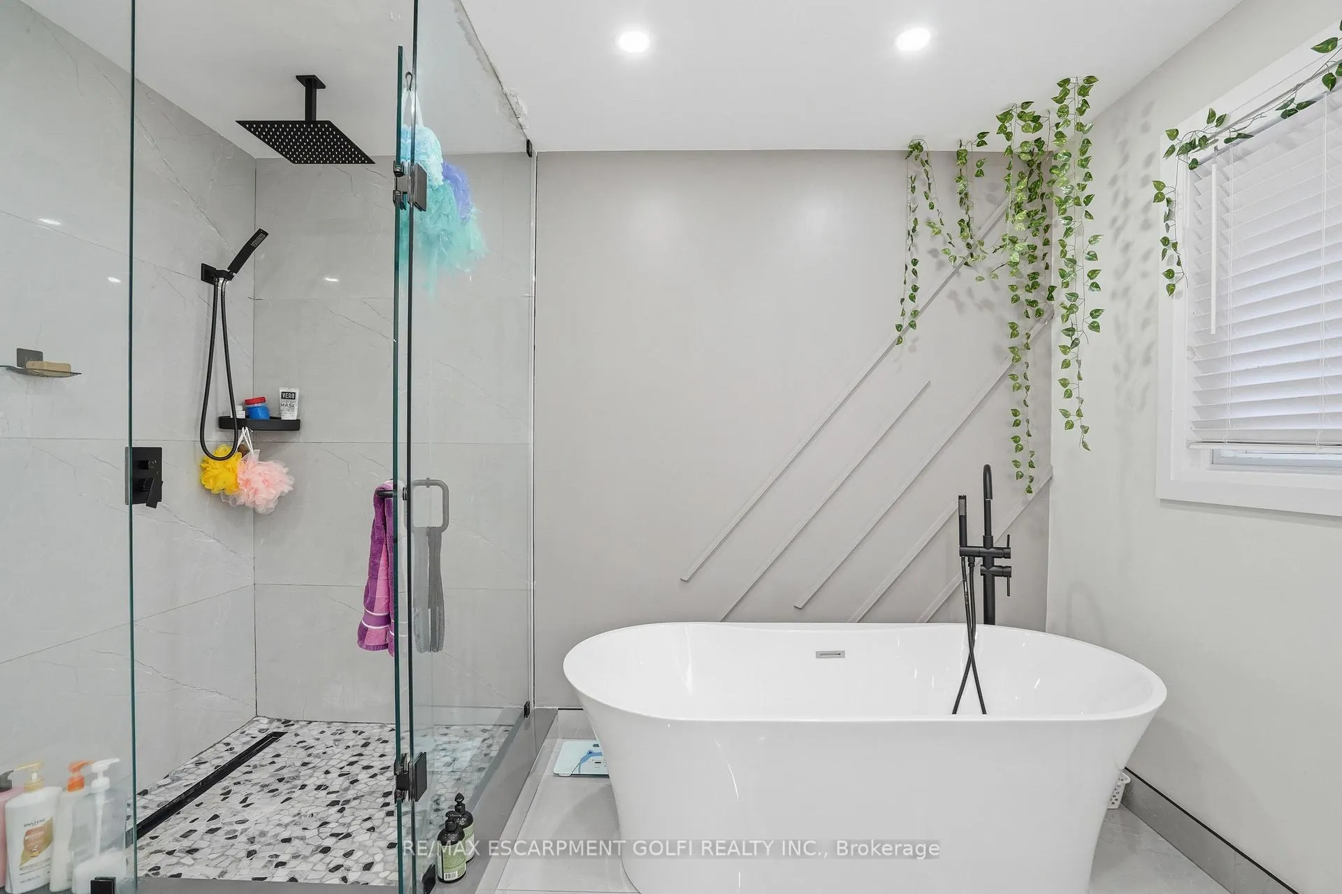 Photo 16 of 107 Deschene Avenue, Hamilton, Greeningdon — HOMEH