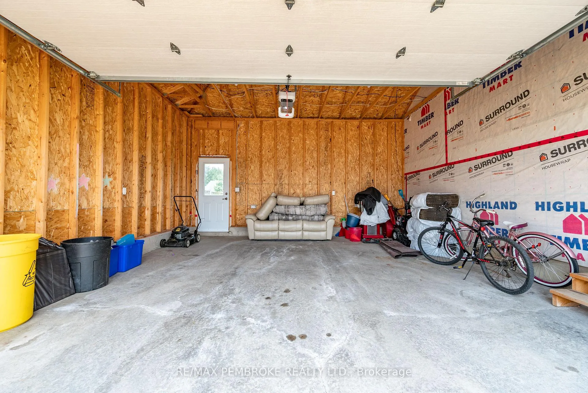 Photo 8 of 547 Gardner Crescent, Petawawa — HOMEH