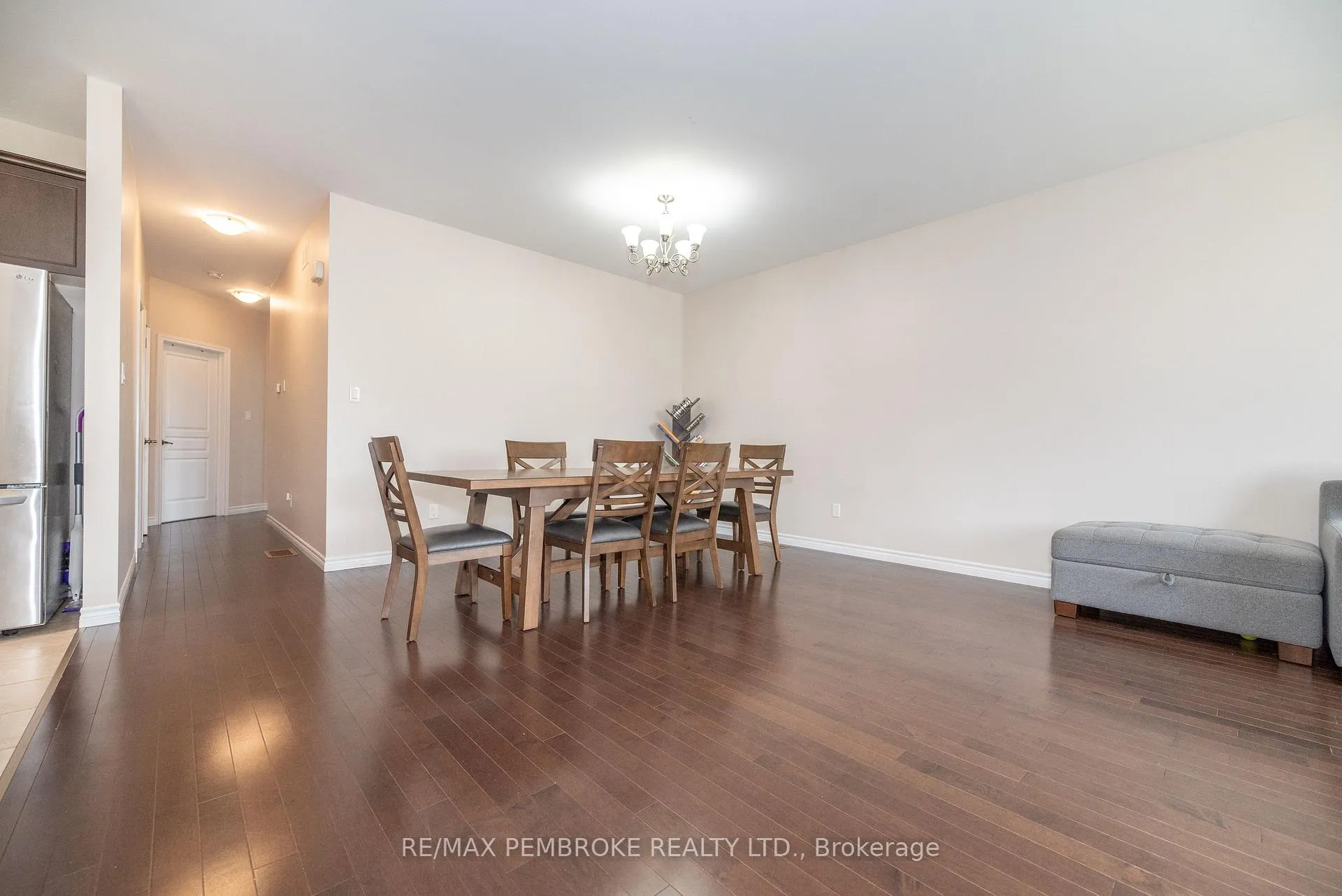 Photo 15 of 547 Gardner Crescent, Petawawa — HOMEH
