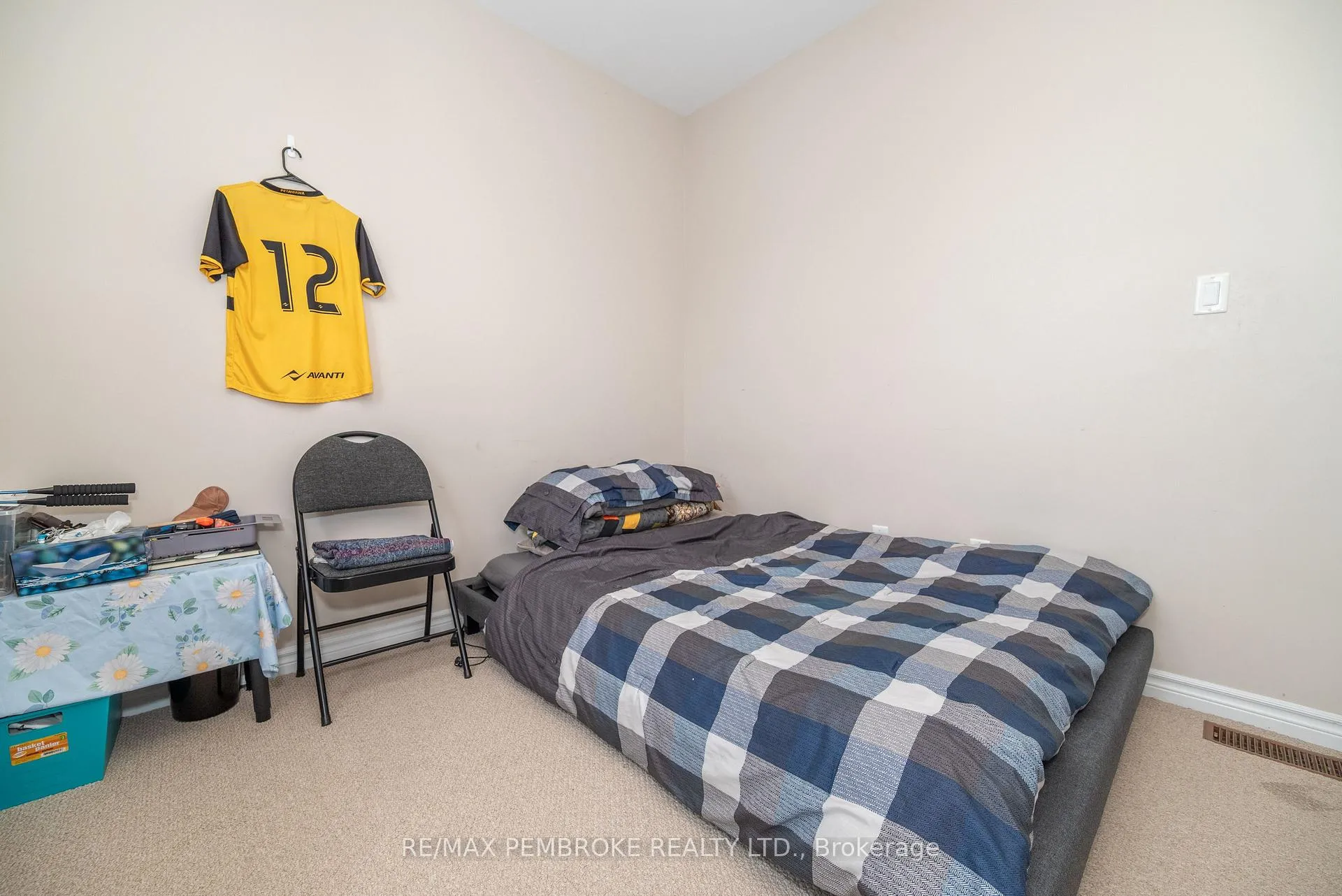 Photo 23 of 547 Gardner Crescent, Petawawa — HOMEH