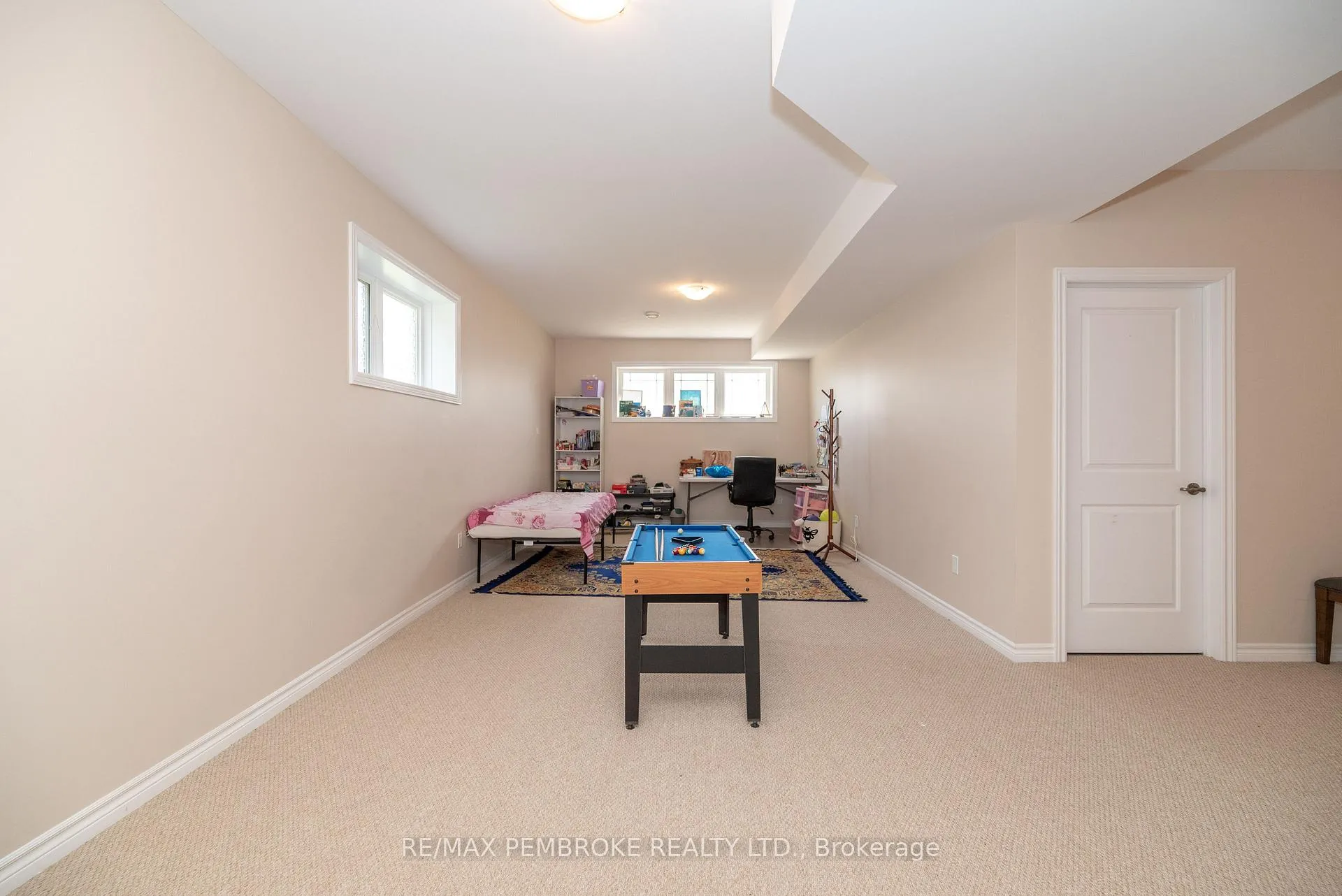 Photo 30 of 547 Gardner Crescent, Petawawa — HOMEH