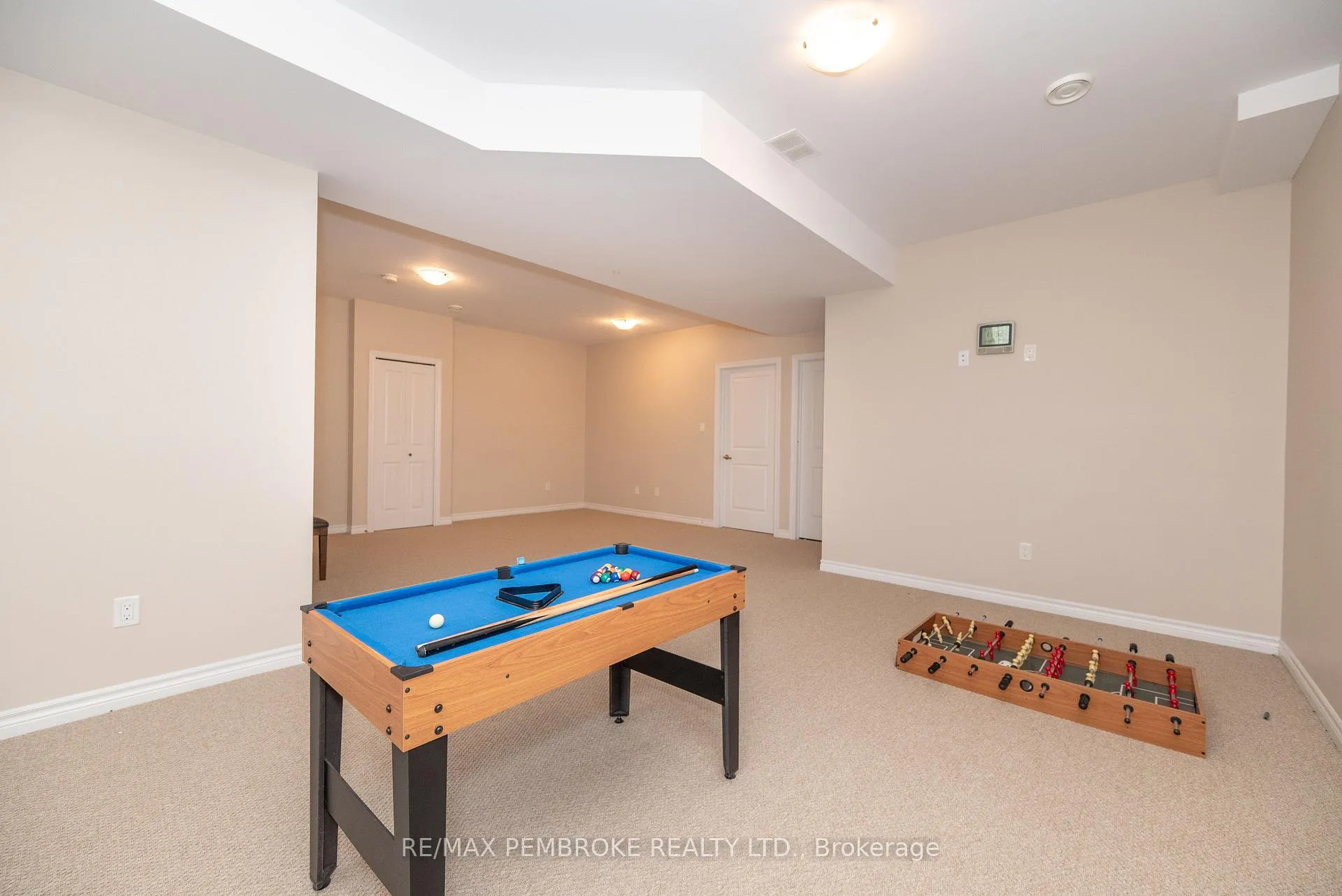 Photo 32 of 547 Gardner Crescent, Petawawa — HOMEH