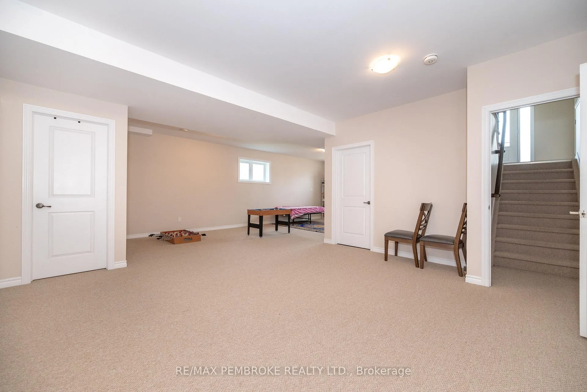 Photo 33 of 547 Gardner Crescent, Petawawa — HOMEH