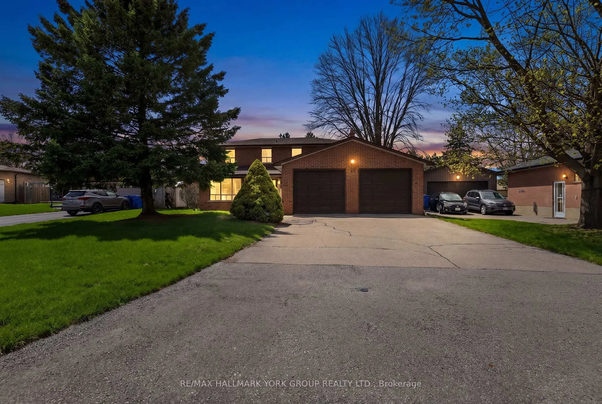 Photo 1 of 16 Wenderly Drive, Aurora, Aurora Village — HOMEH