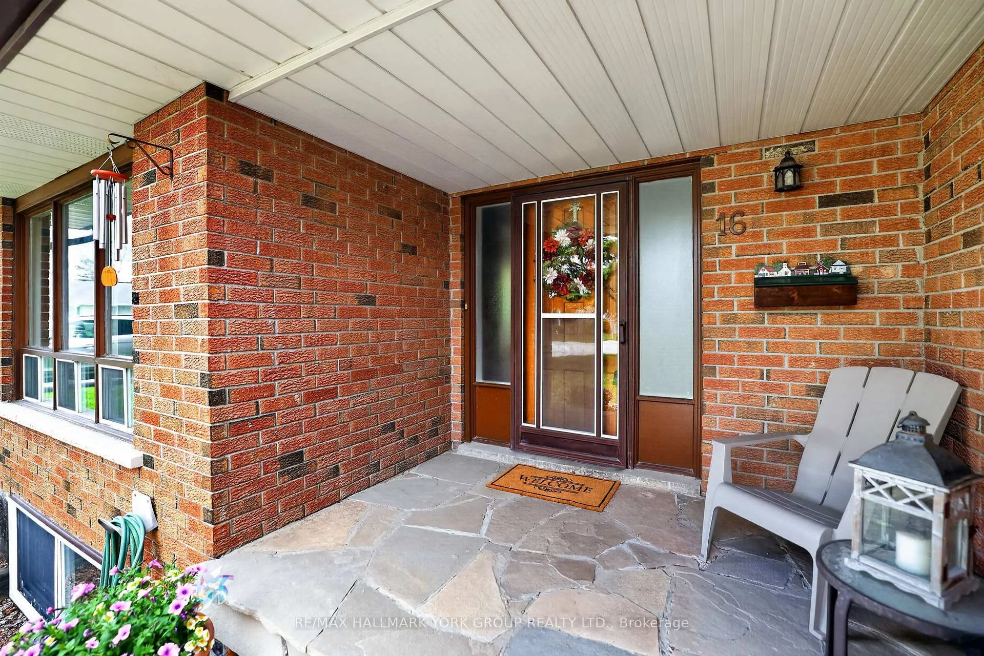 Photo 4 of 16 Wenderly Drive, Aurora, Aurora Village — HOMEH