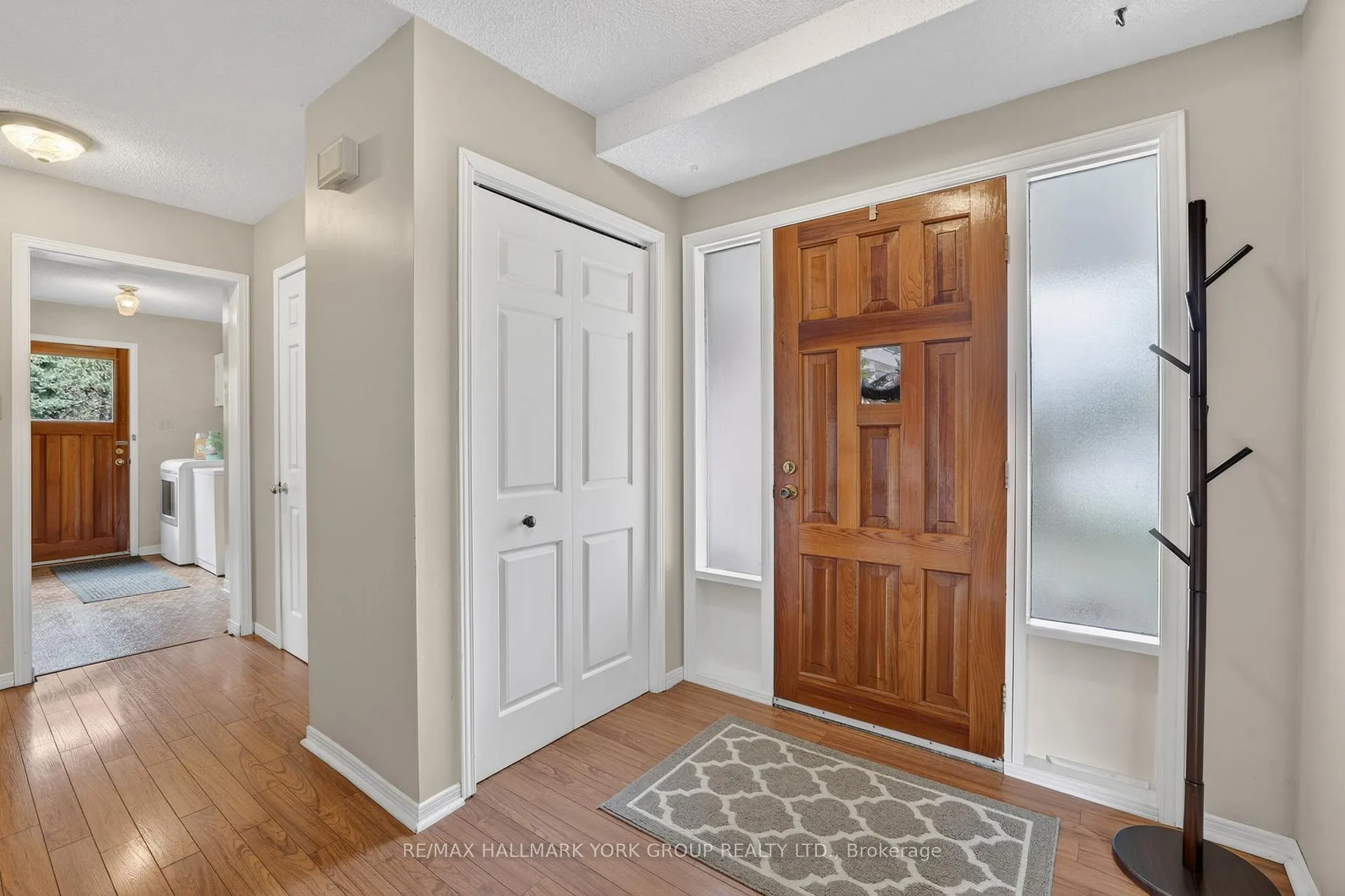 Photo 5 of 16 Wenderly Drive, Aurora, Aurora Village — HOMEH