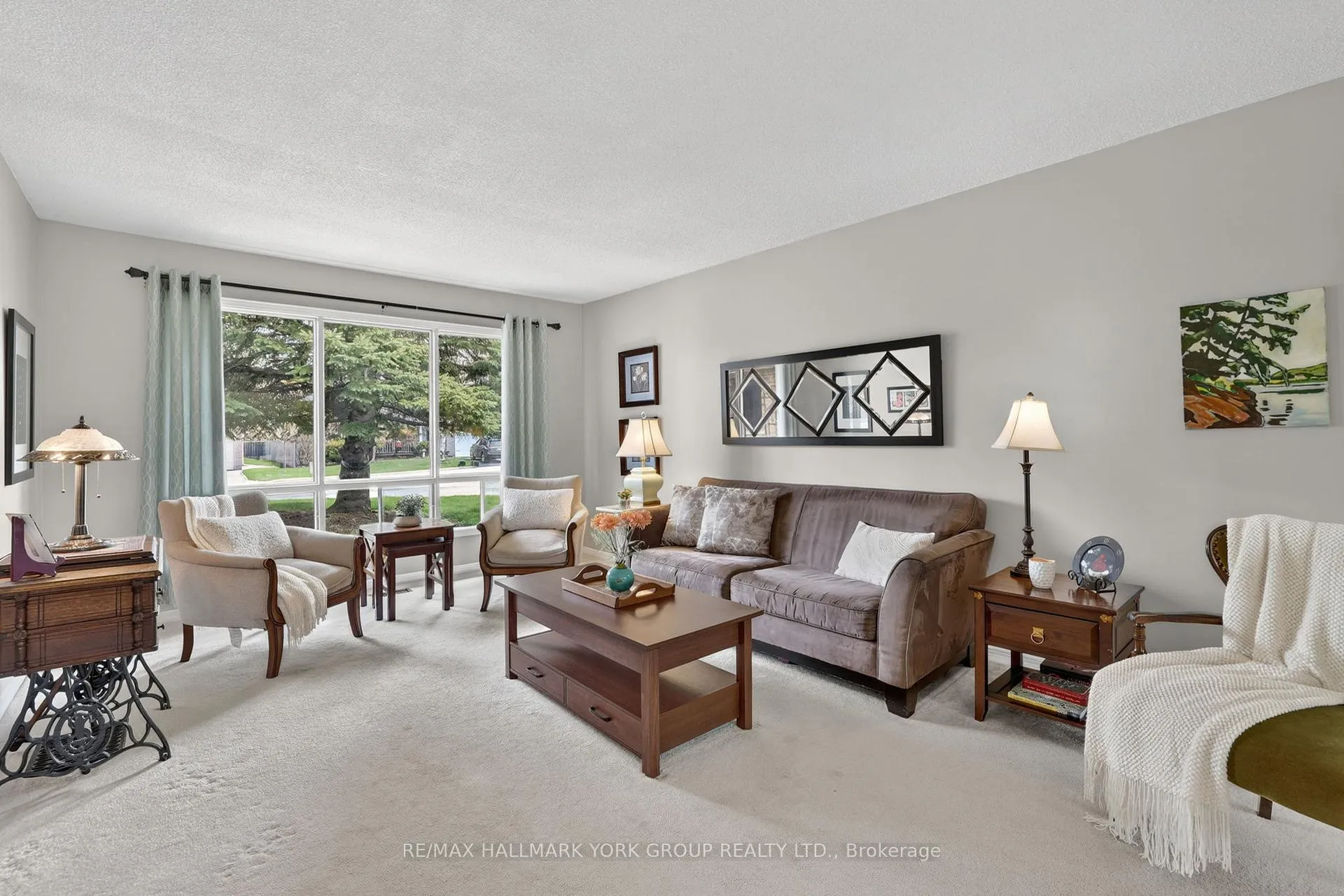 Photo 9 of 16 Wenderly Drive, Aurora, Aurora Village — HOMEH