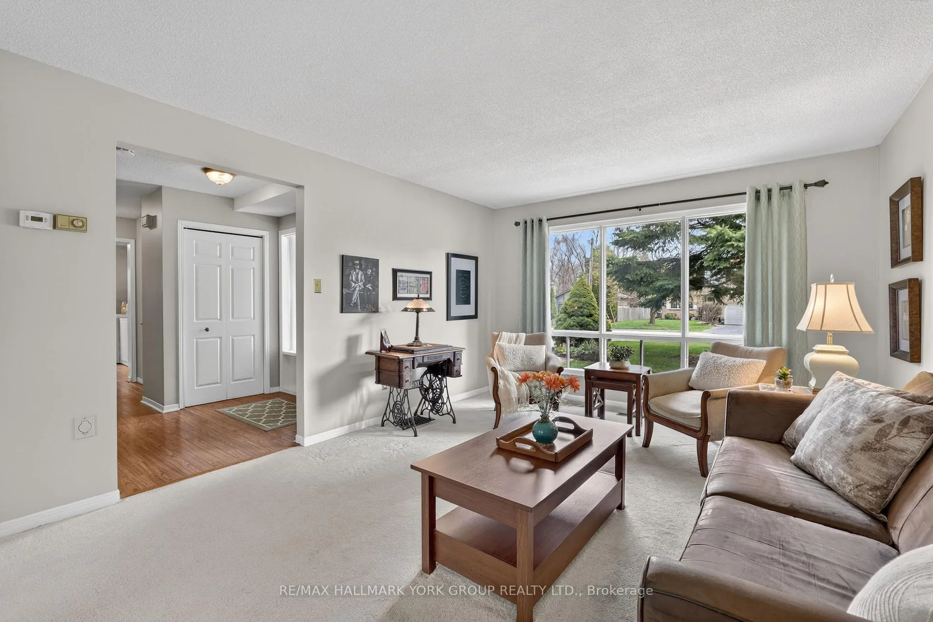 Photo 10 of 16 Wenderly Drive, Aurora, Aurora Village — HOMEH