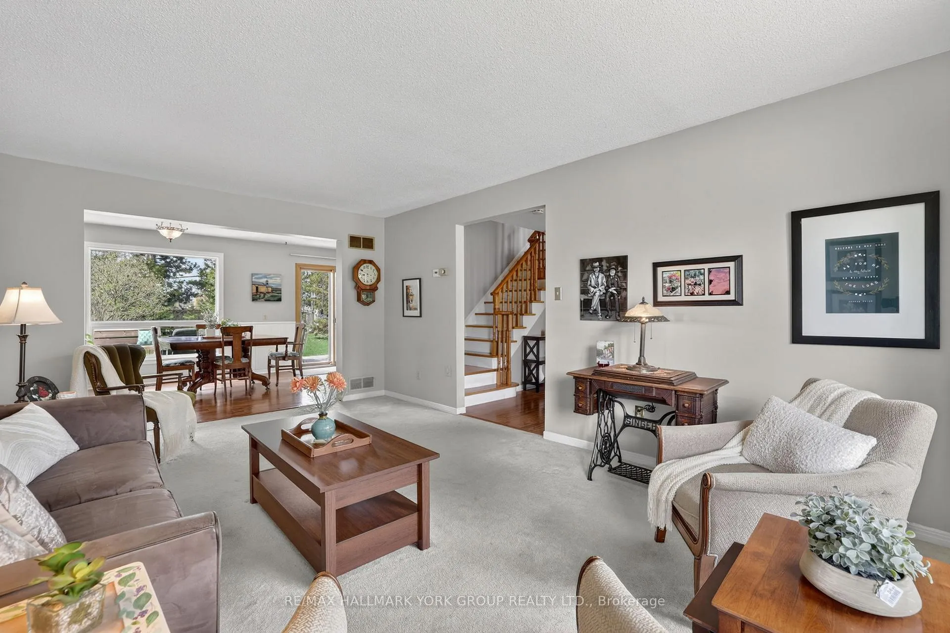 Photo 11 of 16 Wenderly Drive, Aurora, Aurora Village — HOMEH