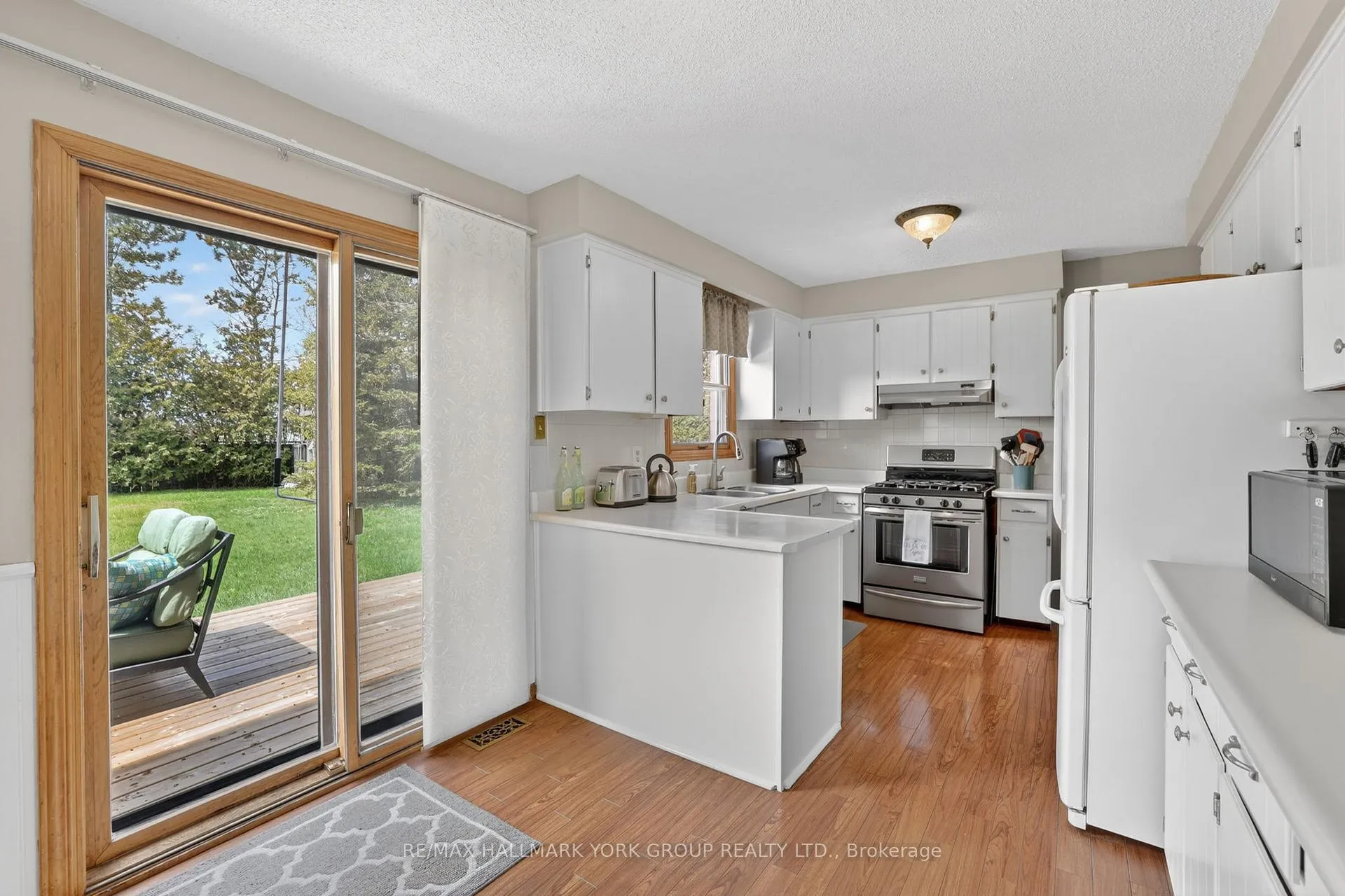 Photo 14 of 16 Wenderly Drive, Aurora, Aurora Village — HOMEH