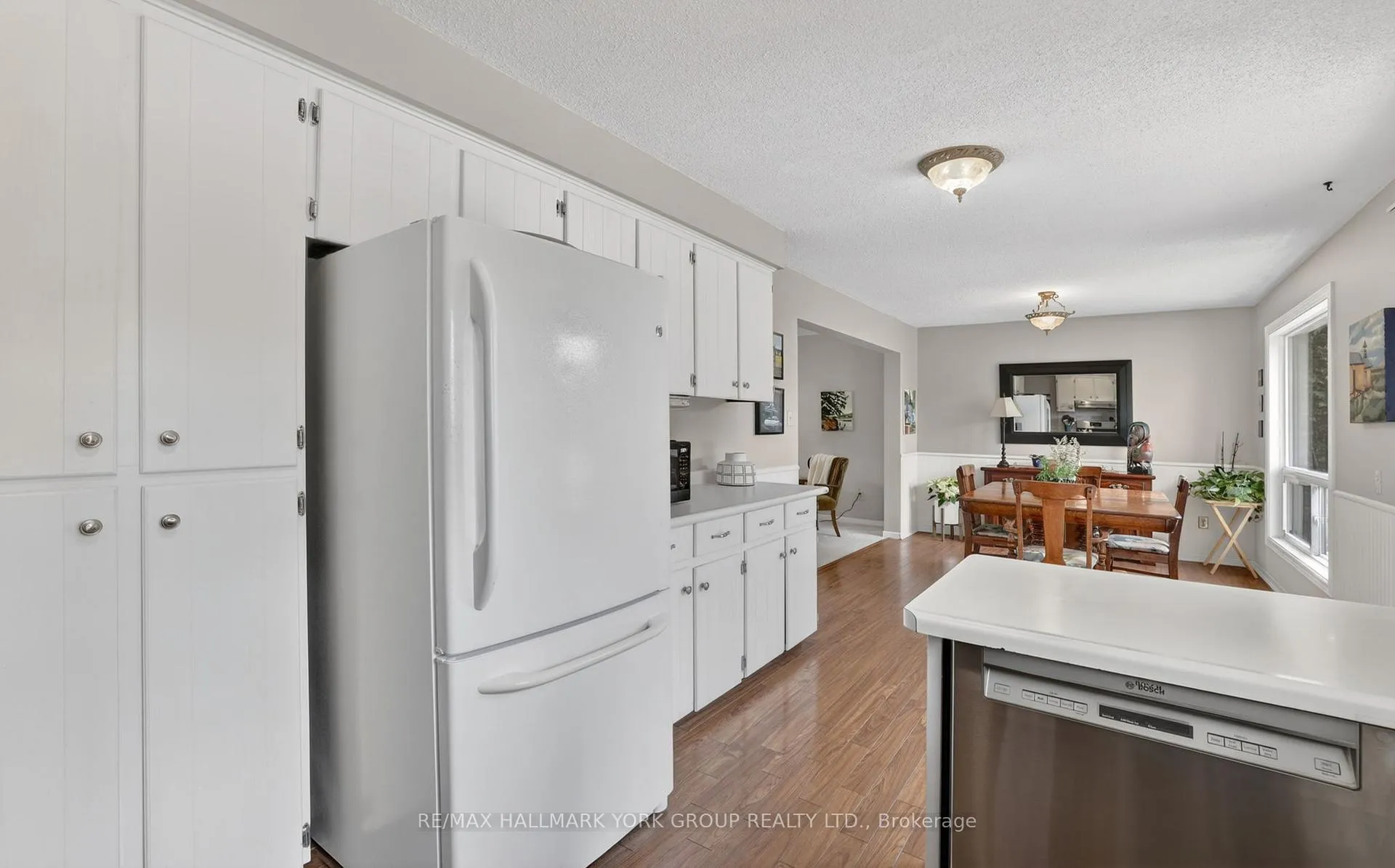 Photo 17 of 16 Wenderly Drive, Aurora, Aurora Village — HOMEH