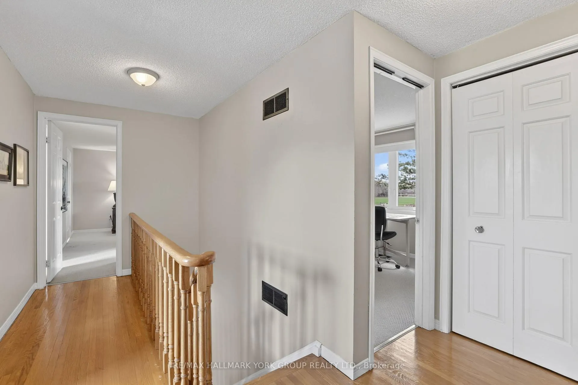 Photo 24 of 16 Wenderly Drive, Aurora, Aurora Village — HOMEH