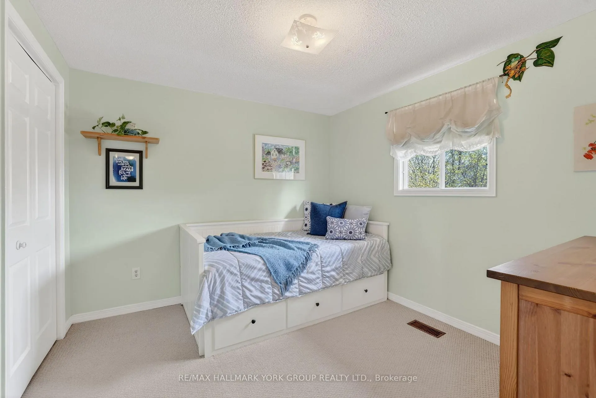 Photo 31 of 16 Wenderly Drive, Aurora, Aurora Village — HOMEH