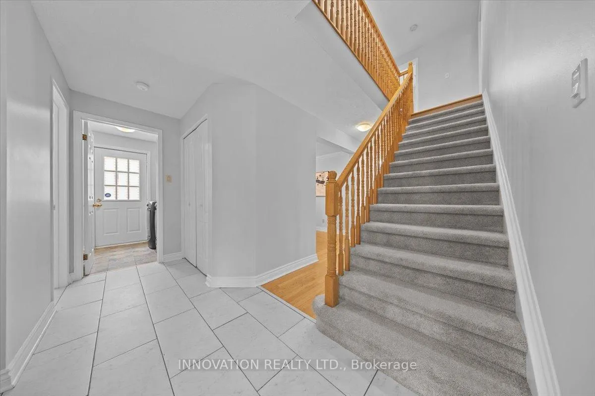 Photo 4 of 32 Weybridge Drive, Ottawa, Barrhaven - Cedargrove/Fraserdale — HOMEH