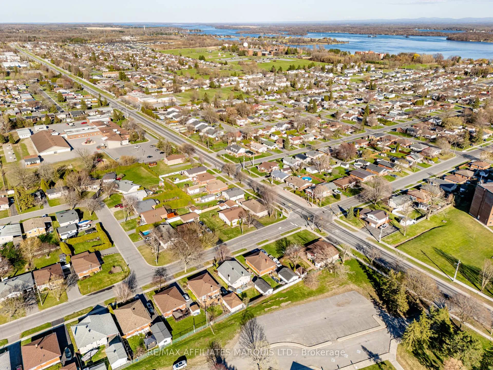 Photo 35 of 1503 Second Street E, Cornwall — HOMEH