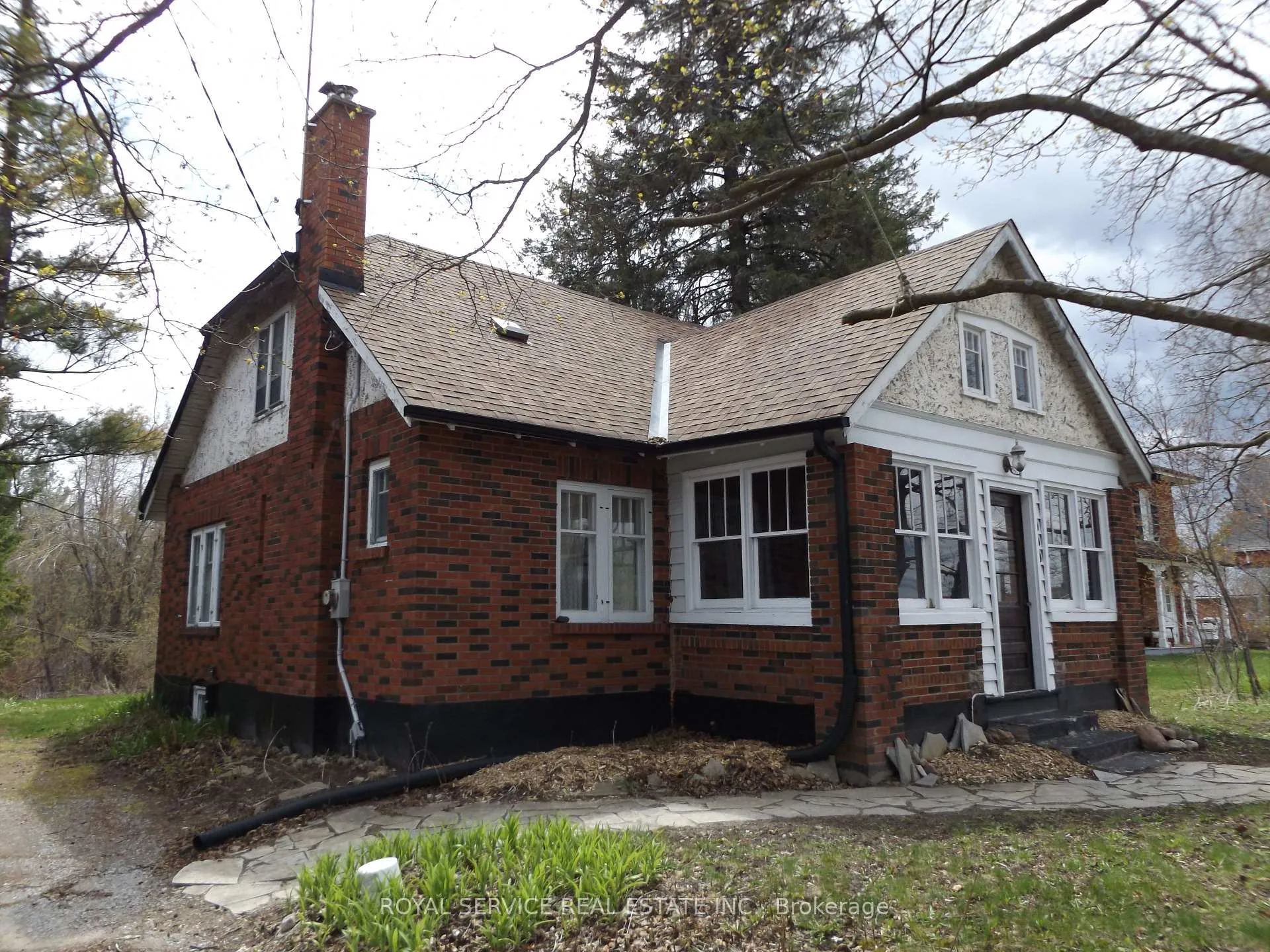 Front of 909 7A Highway