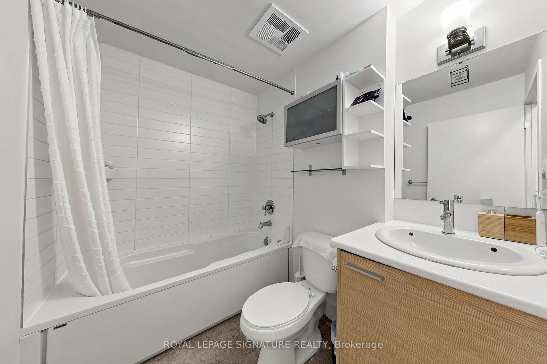 Photo 9 of Unit 203, 569 King Street E, Toronto, Moss Park — HOMEH