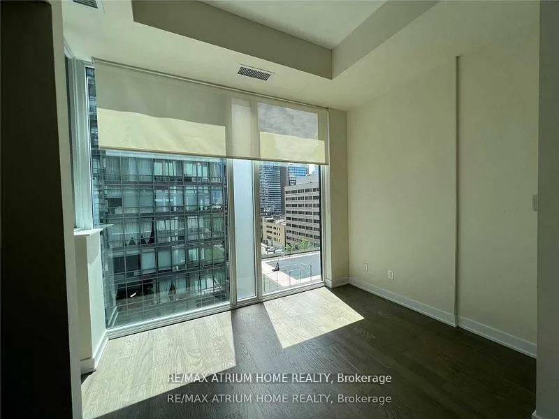 Photo 4 of Unit 809, 17 Dundonald Street, Toronto, Church-Yonge Corridor — HOMEH