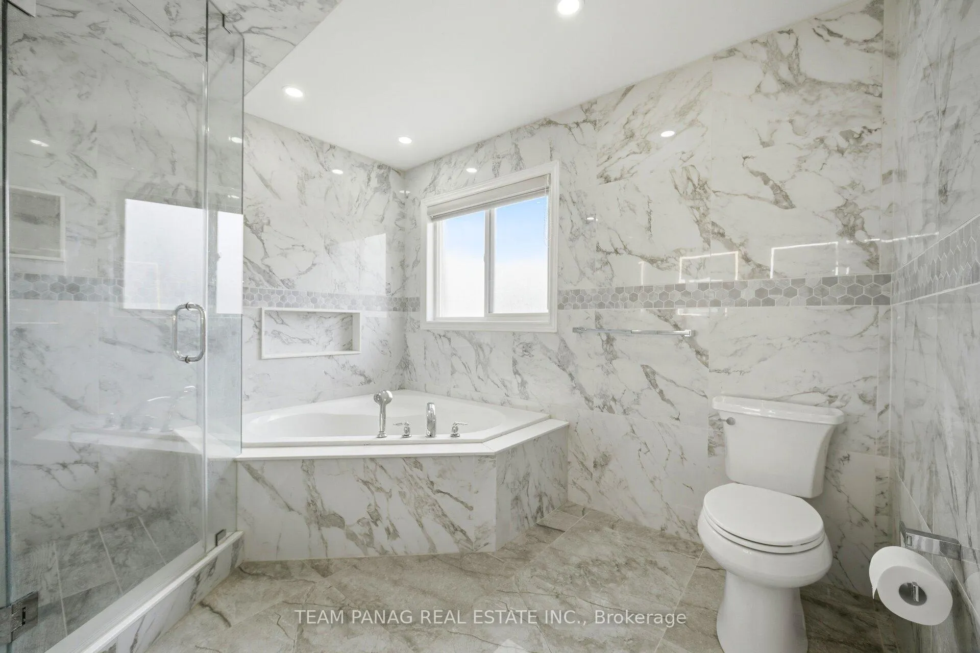Photo 27 of 55 Lyndbrook Crescent, Brampton, Bram East — HOMEH