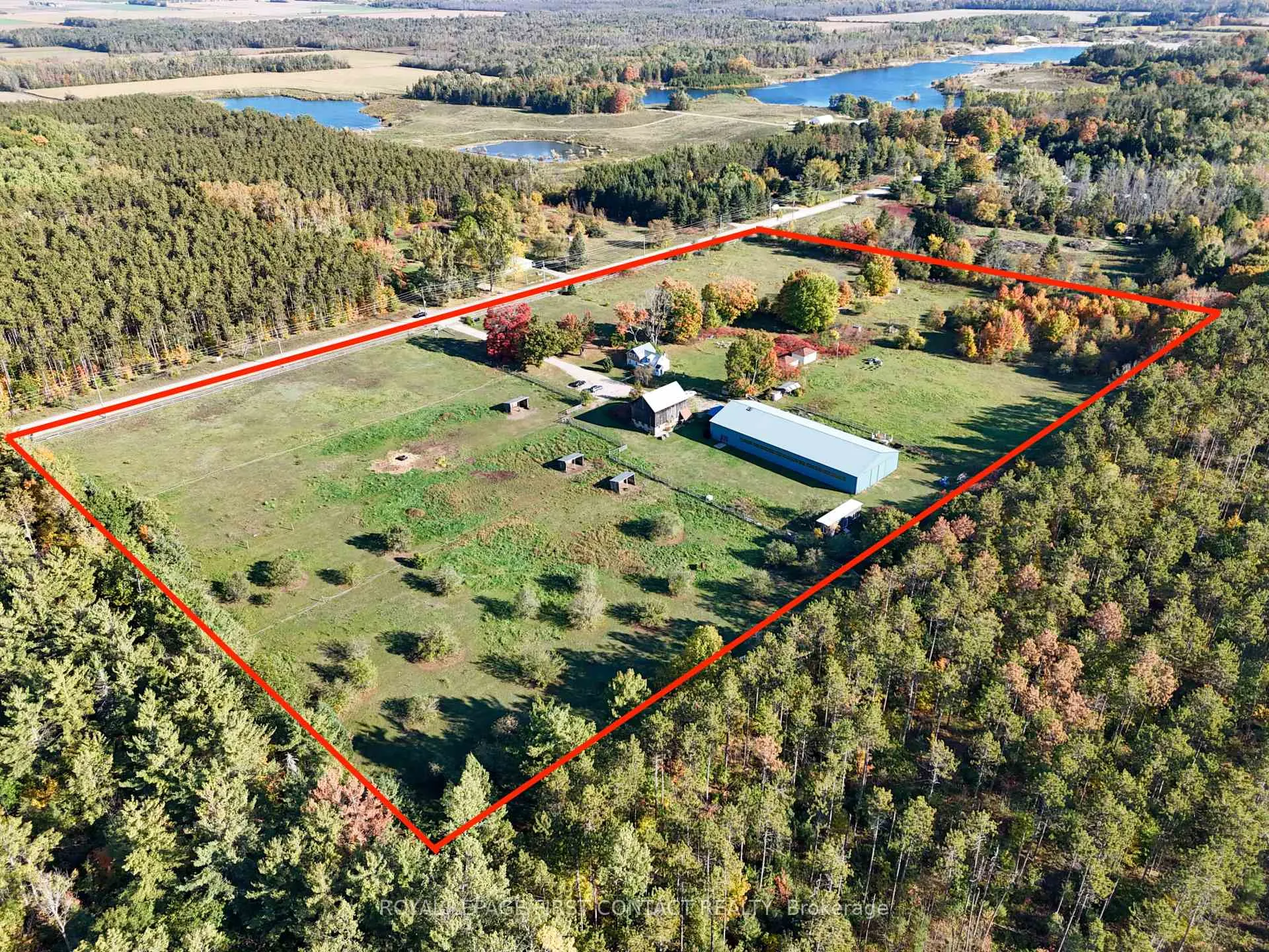 Photo 2 of 2041 Flos 4 Road W, Springwater, Rural Springwater — HOMEH