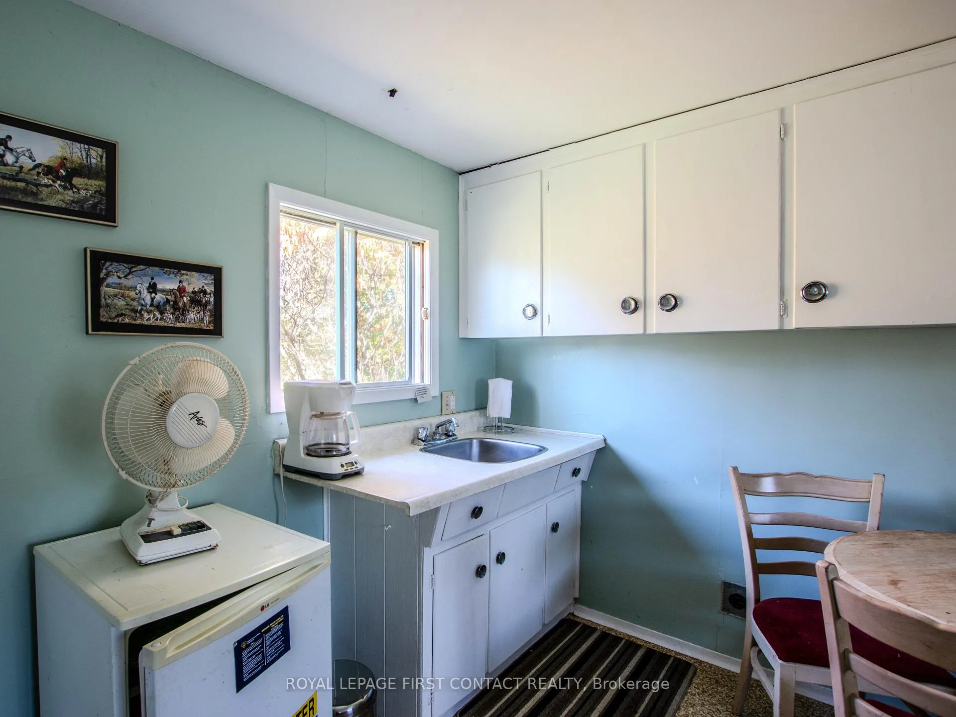 Photo 19 of 2041 Flos 4 Road W, Springwater, Rural Springwater — HOMEH