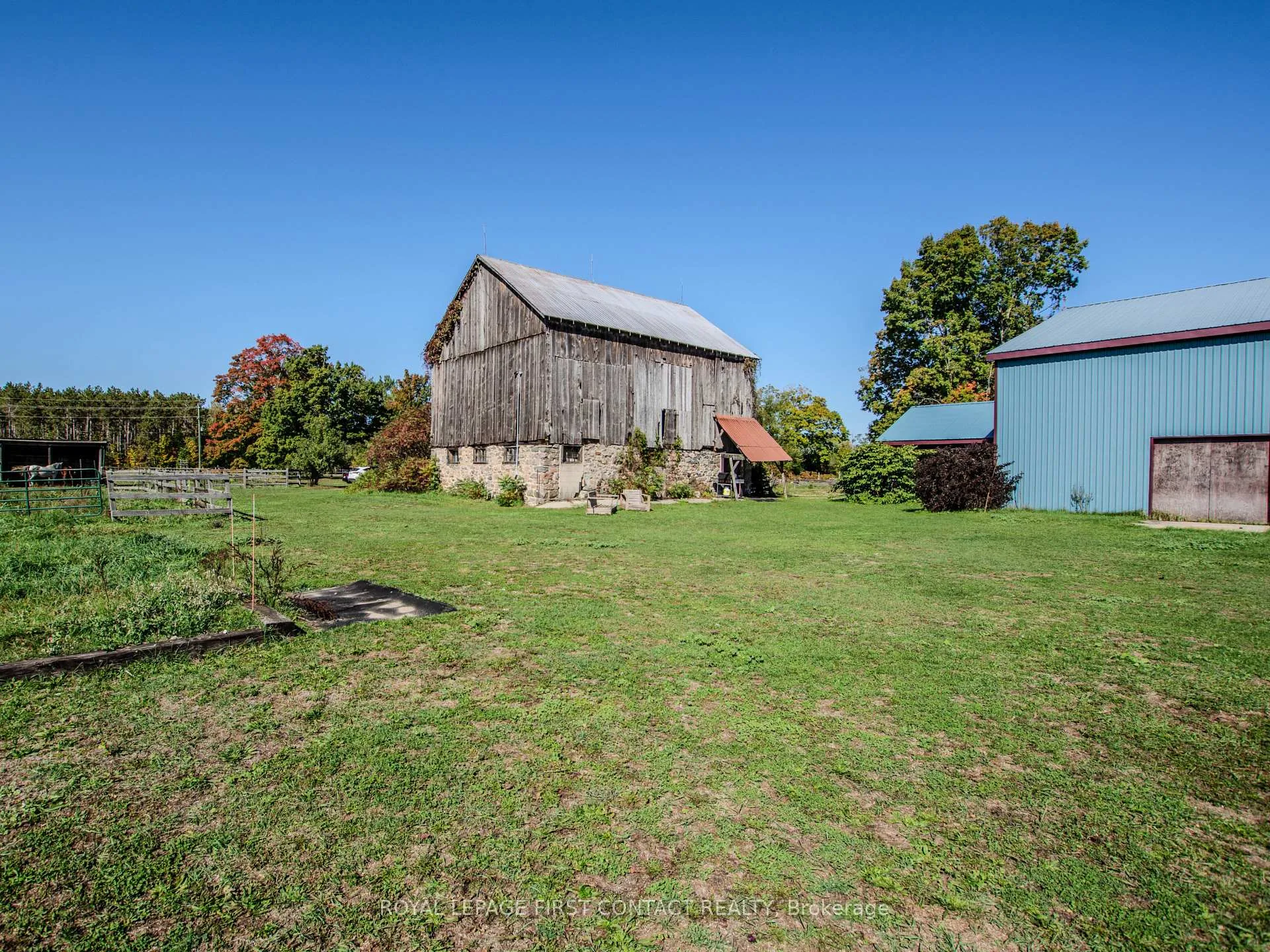 Photo 21 of 2041 Flos 4 Road W, Springwater, Rural Springwater — HOMEH