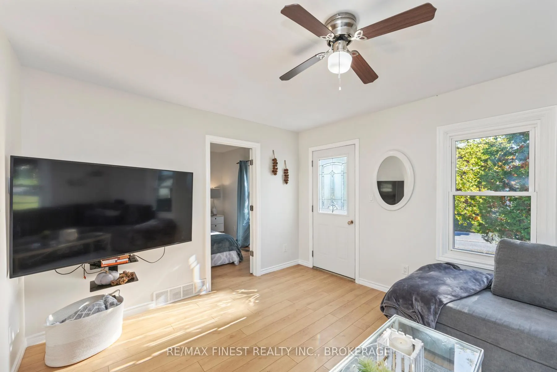 Photo 4 of 1018 Oak Flats Road, Frontenac, Frontenac South — HOMEH