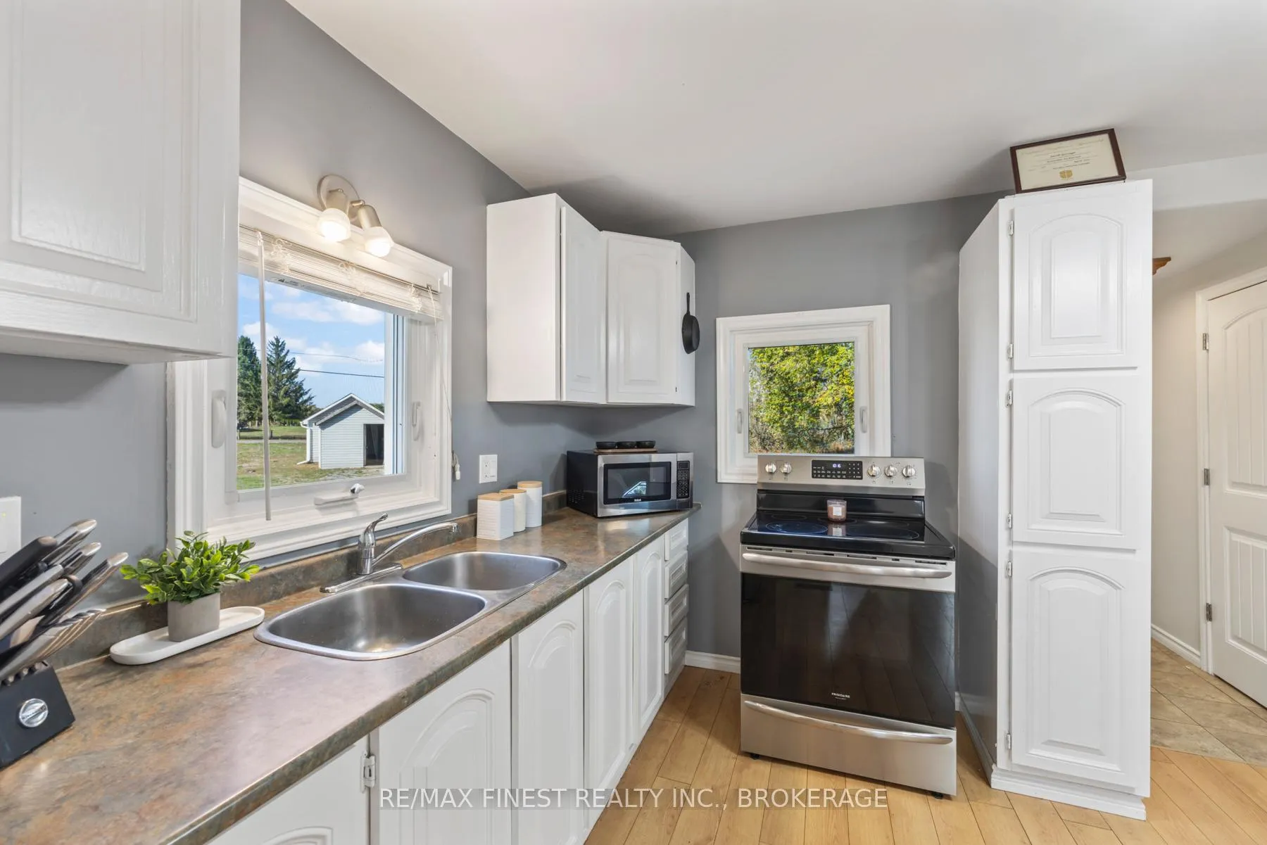 Photo 8 of 1018 Oak Flats Road, Frontenac, Frontenac South — HOMEH