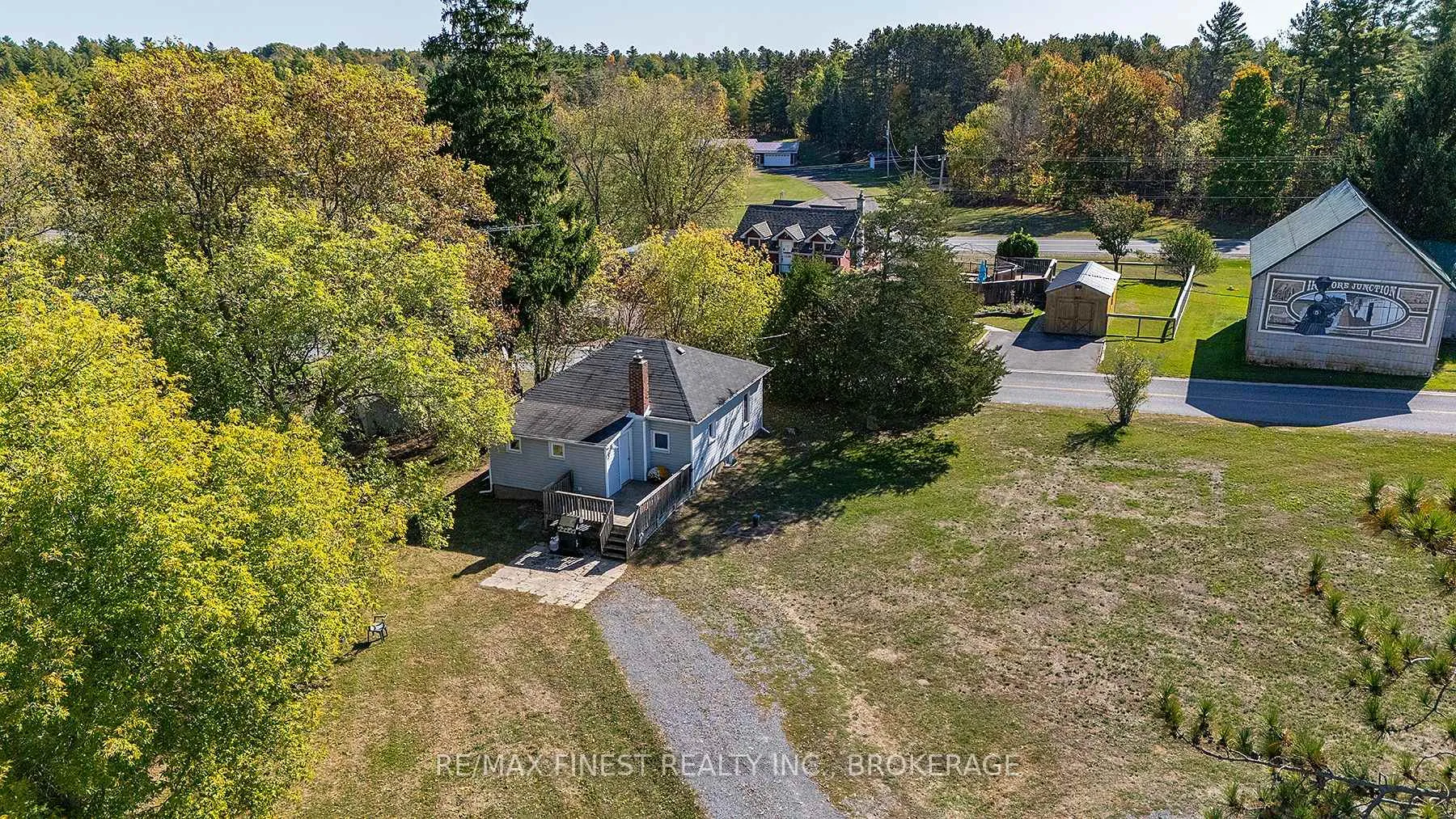 Photo 38 of 1018 Oak Flats Road, Frontenac, Frontenac South — HOMEH