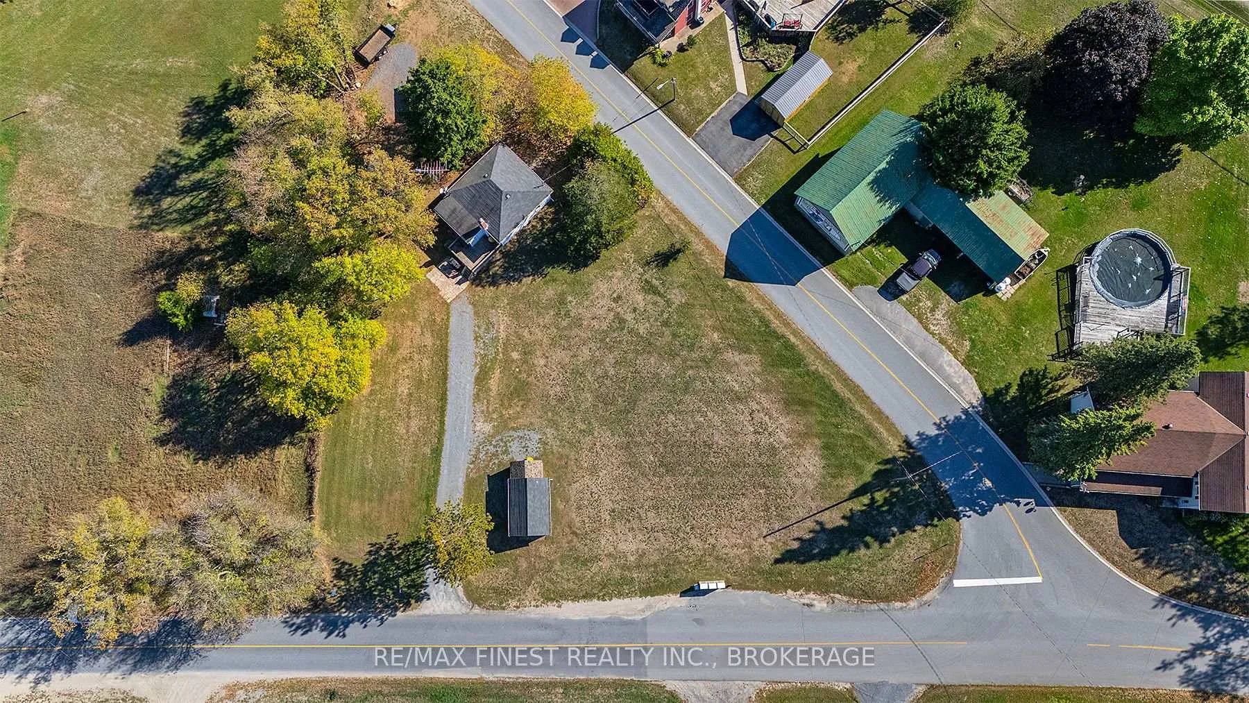 Photo 39 of 1018 Oak Flats Road, Frontenac, Frontenac South — HOMEH