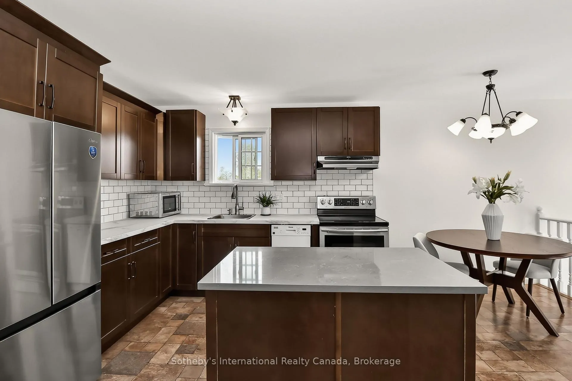 Photo 4 of 224 Beech Street, Clearview, Stayner — HOMEH