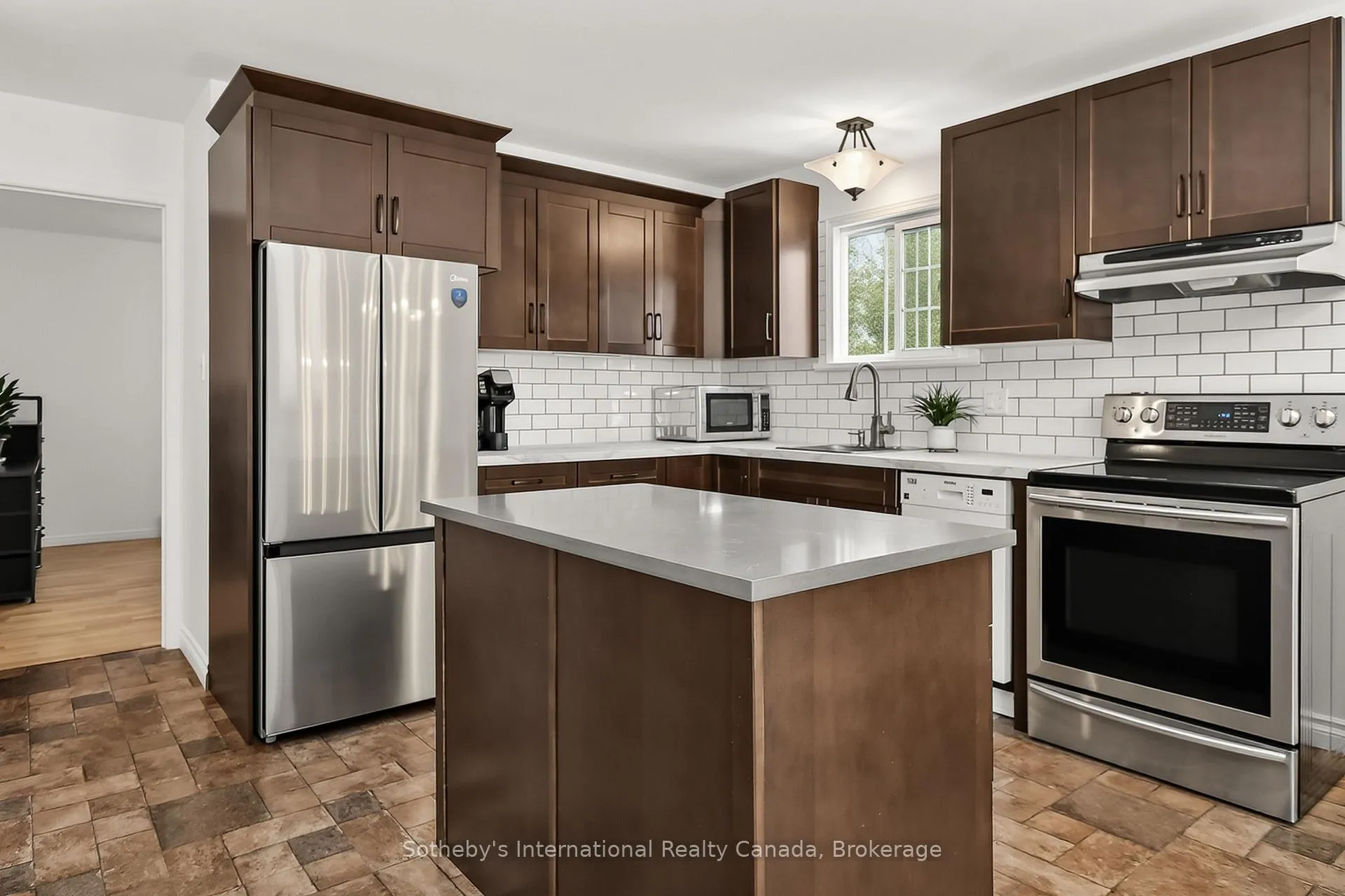 Photo 5 of 224 Beech Street, Clearview, Stayner — HOMEH