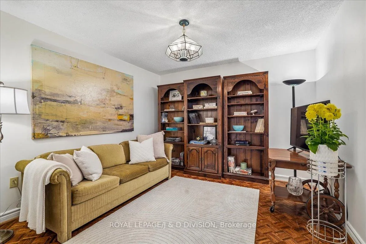 Photo 6 of Unit 1404, 343 Clark Avenue W, Vaughan, Crestwood-Springfarm-Yorkhill — HOMEH