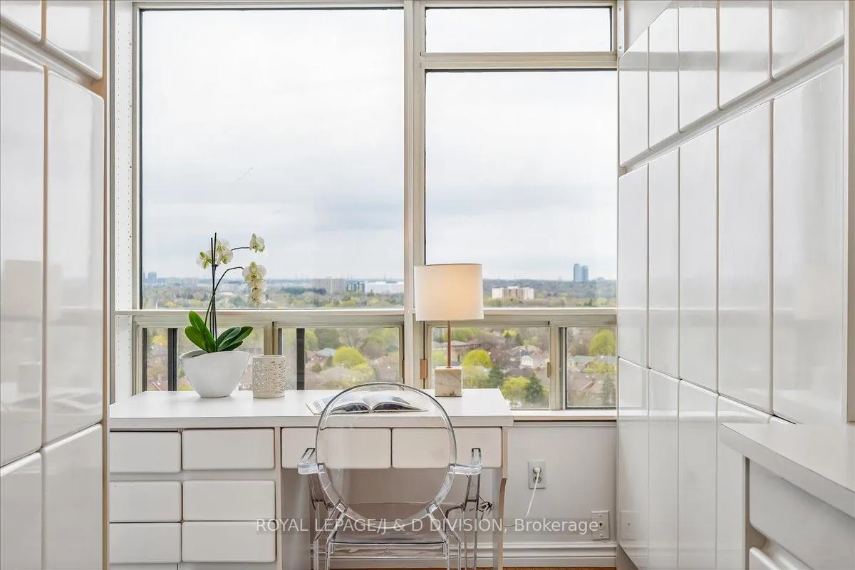 Photo 17 of Unit 1404, 343 Clark Avenue W, Vaughan, Crestwood-Springfarm-Yorkhill — HOMEH