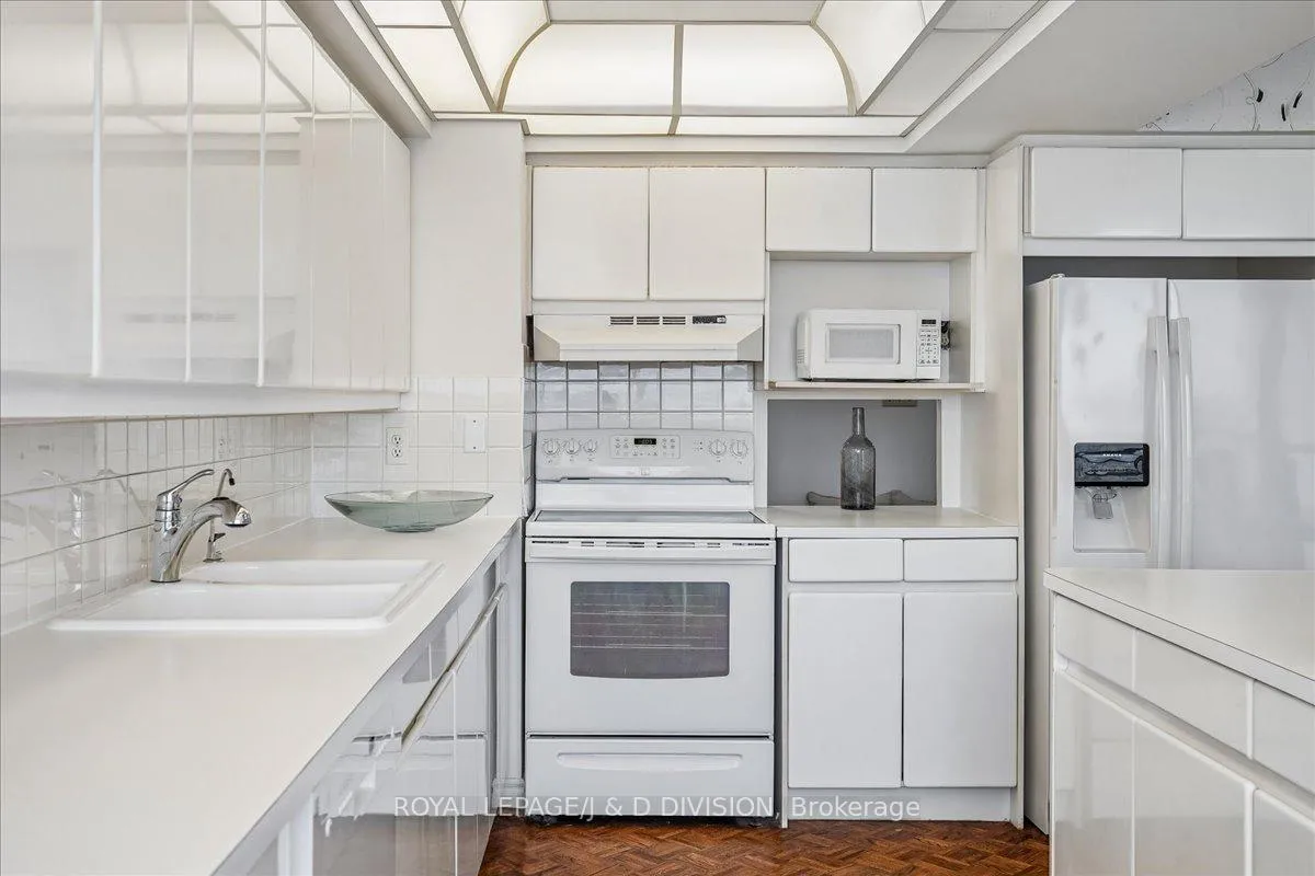 Photo 19 of Unit 1404, 343 Clark Avenue W, Vaughan, Crestwood-Springfarm-Yorkhill — HOMEH