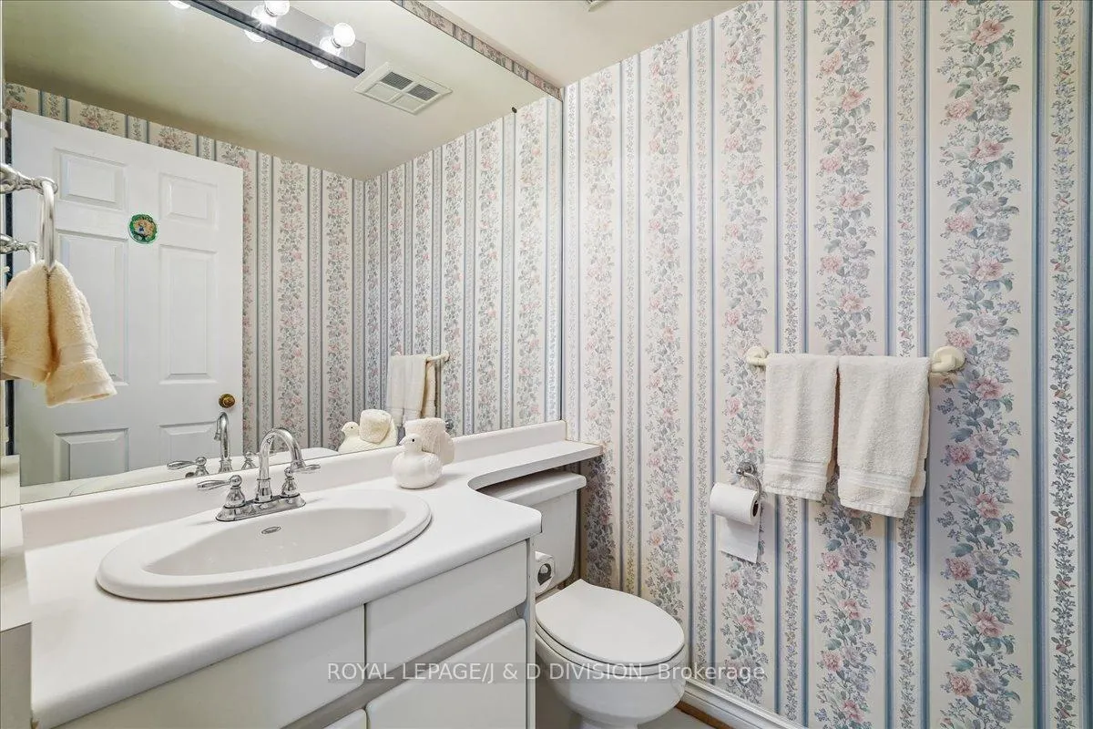 Photo 23 of Unit 1404, 343 Clark Avenue W, Vaughan, Crestwood-Springfarm-Yorkhill — HOMEH