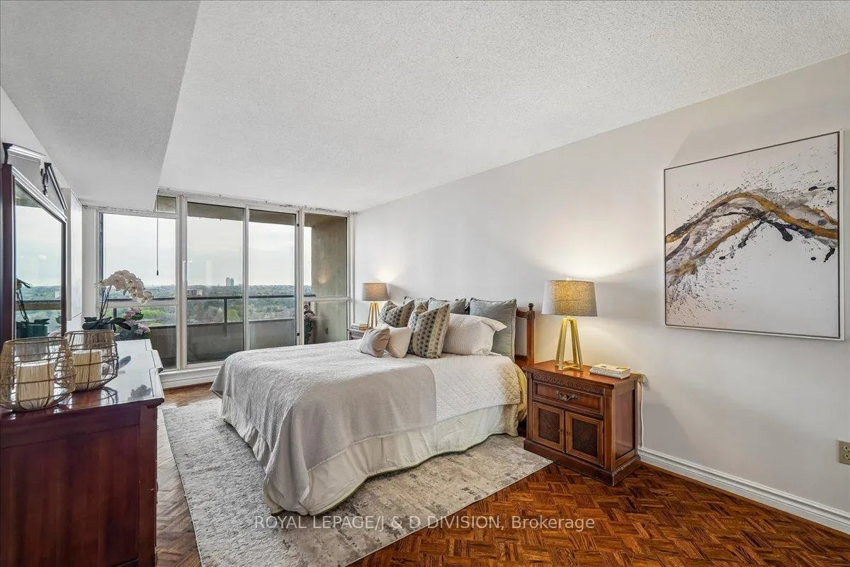 Photo 24 of Unit 1404, 343 Clark Avenue W, Vaughan, Crestwood-Springfarm-Yorkhill — HOMEH
