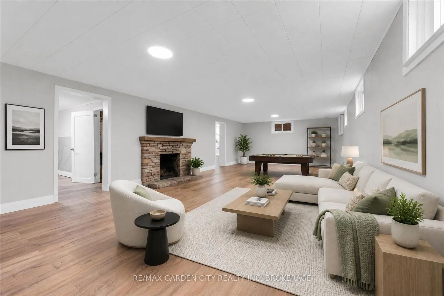 Photo 22 of 17 St. Charles Drive, Thorold, Thorold Downtown — HOMEH