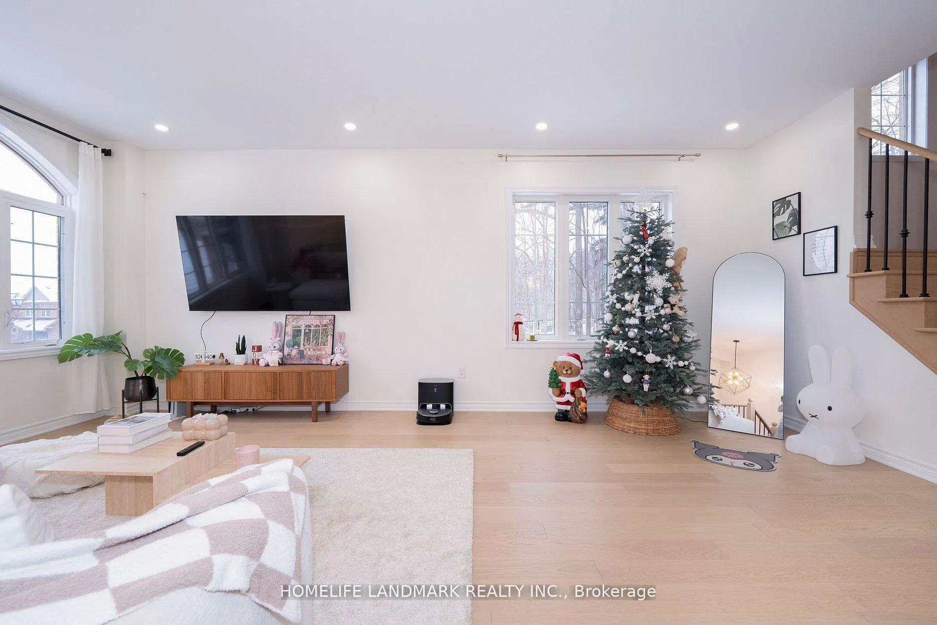 Photo 5 of Unit 51, 8777 Dufferin Street, Vaughan, Patterson — HOMEH