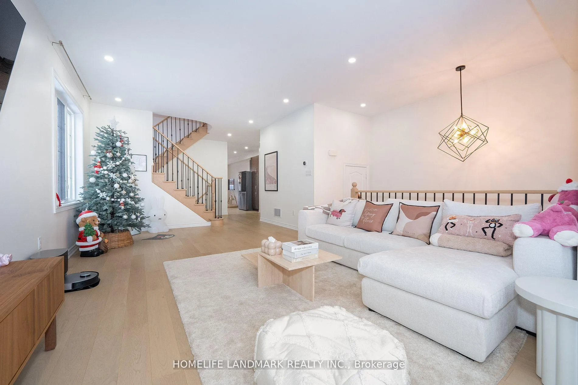 Photo 6 of Unit 51, 8777 Dufferin Street, Vaughan, Patterson — HOMEH
