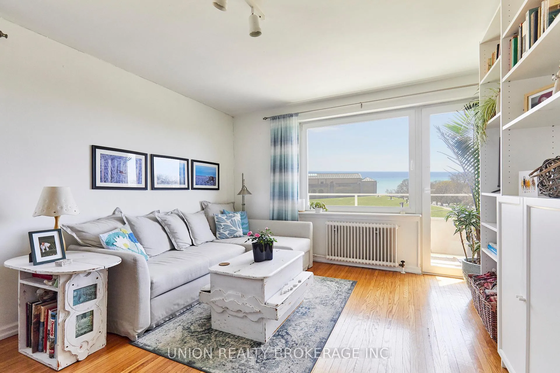 Photo 5 of Unit 8, 2378 Queen Street E, Toronto, The Beaches — HOMEH