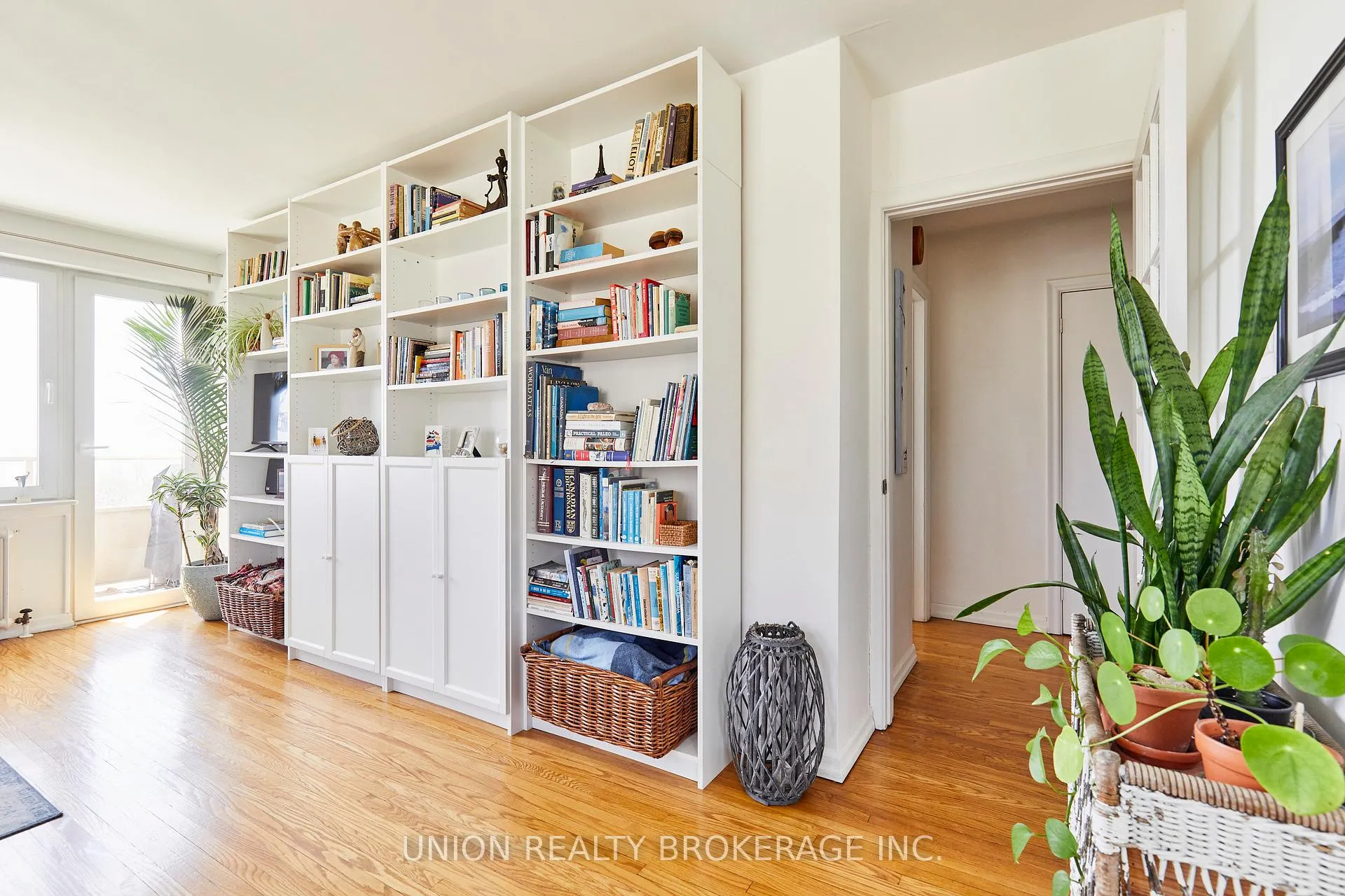 Photo 6 of Unit 8, 2378 Queen Street E, Toronto, The Beaches — HOMEH