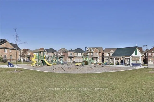 Photo 24 of 131 Lloyd Sanderson Drive, Brampton, Credit Valley — HOMEH