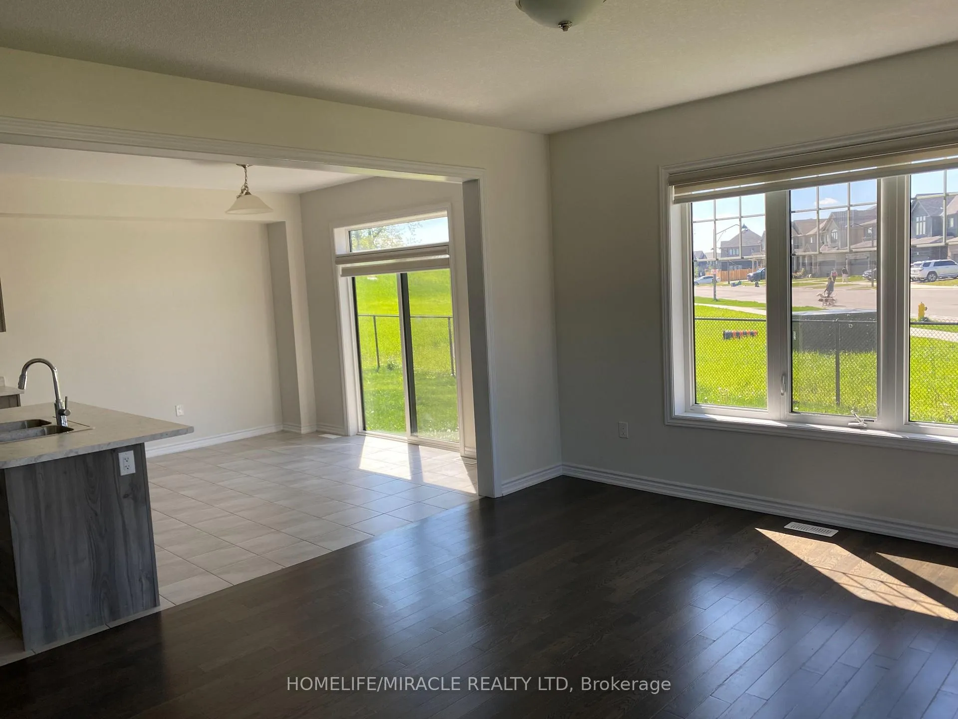 Photo 10 of 2 Cahill Drive, Brantford, Empire — HOMEH