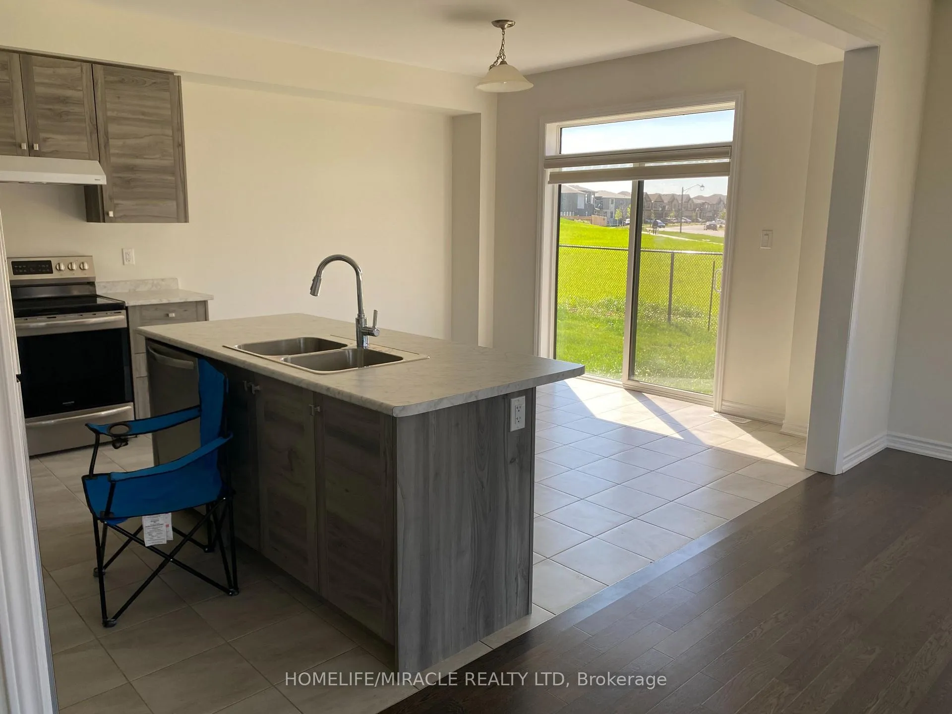 Photo 15 of 2 Cahill Drive, Brantford, Empire — HOMEH