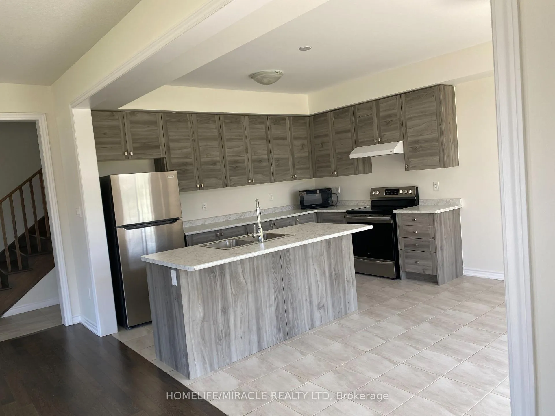 Photo 16 of 2 Cahill Drive, Brantford, Empire — HOMEH