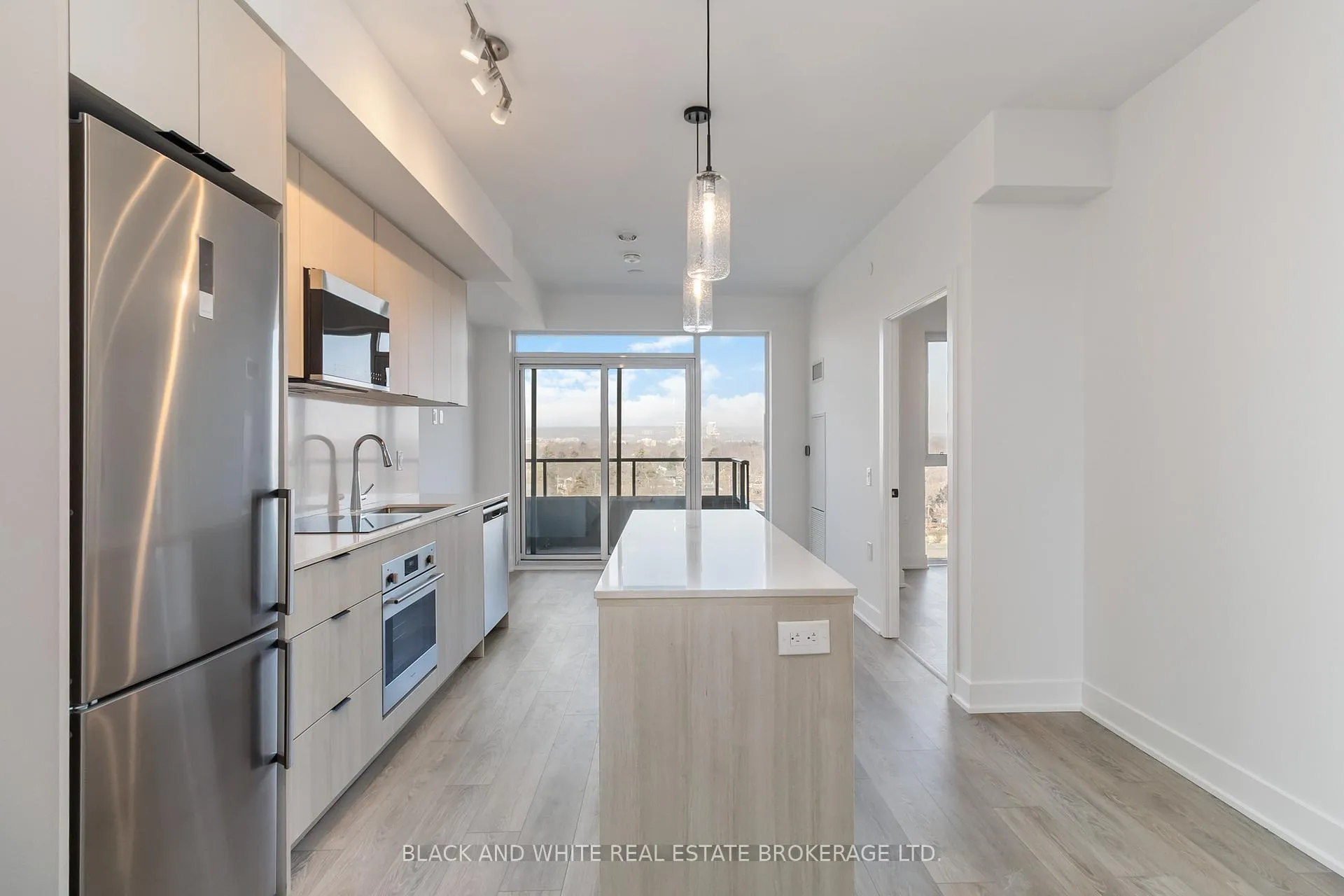 Photo 4 of Unit 912, 2088 James Street, Burlington, Brant — HOMEH