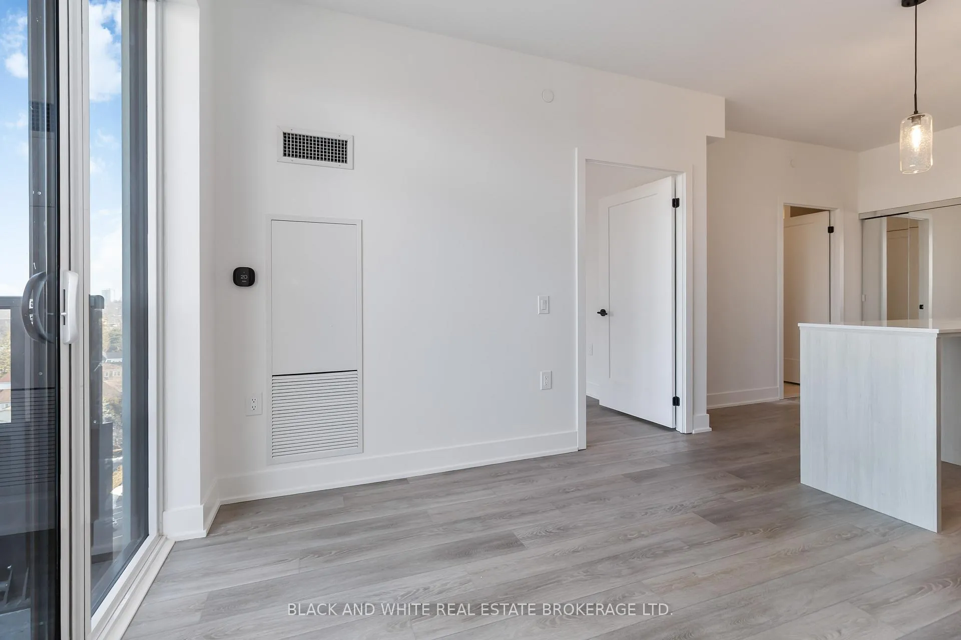 Photo 9 of Unit 912, 2088 James Street, Burlington, Brant — HOMEH