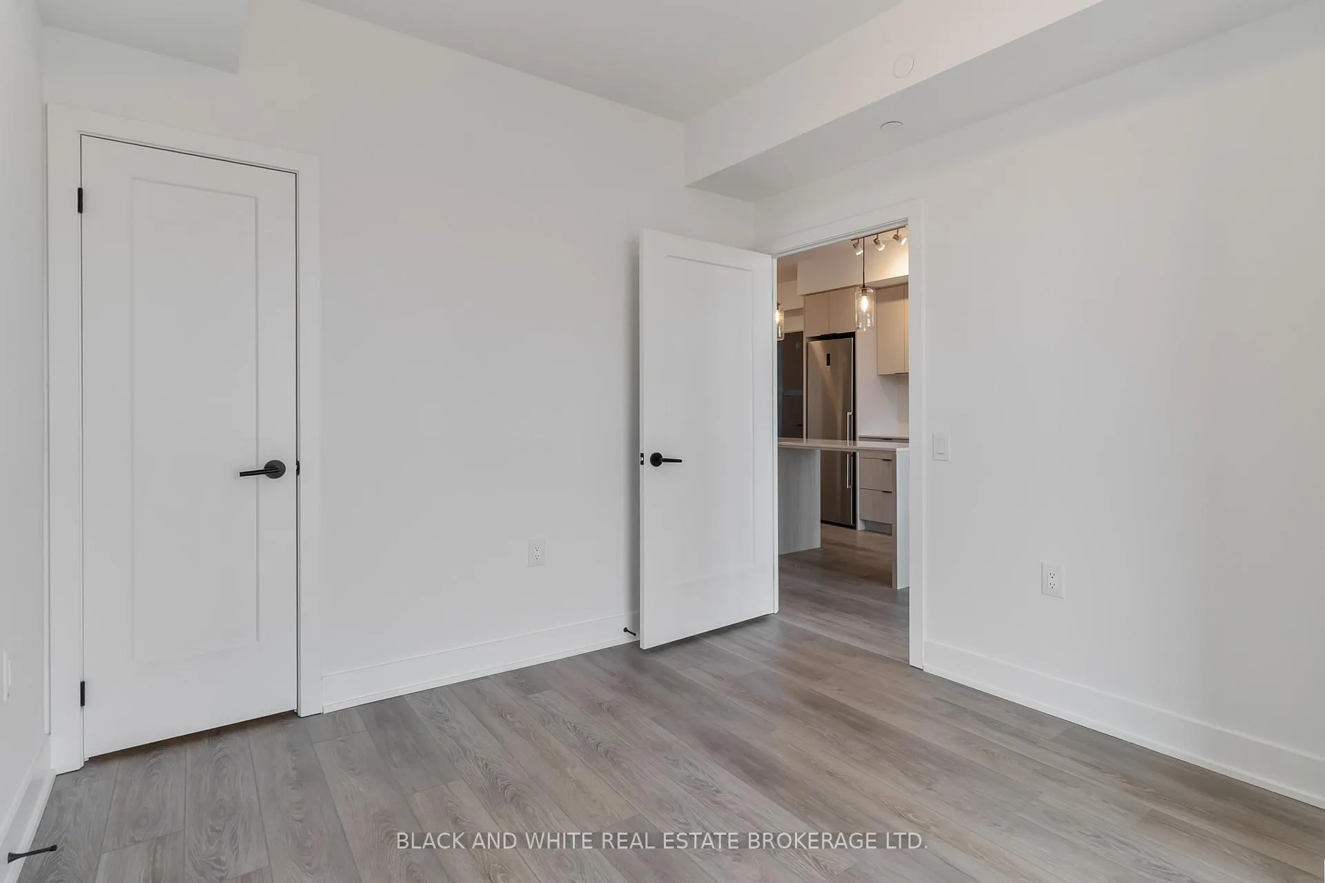 Photo 11 of Unit 912, 2088 James Street, Burlington, Brant — HOMEH
