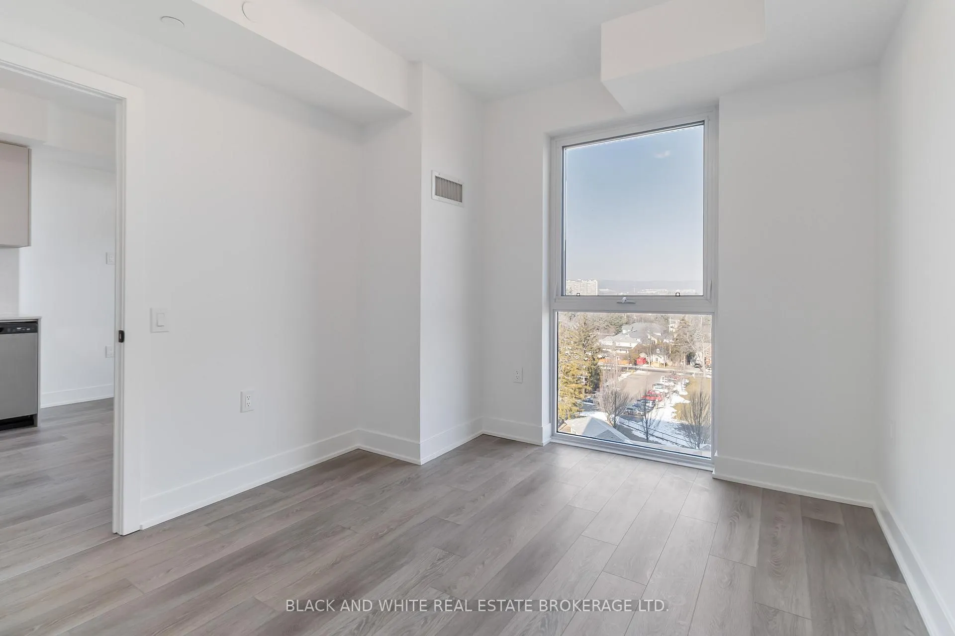 Photo 13 of Unit 912, 2088 James Street, Burlington, Brant — HOMEH